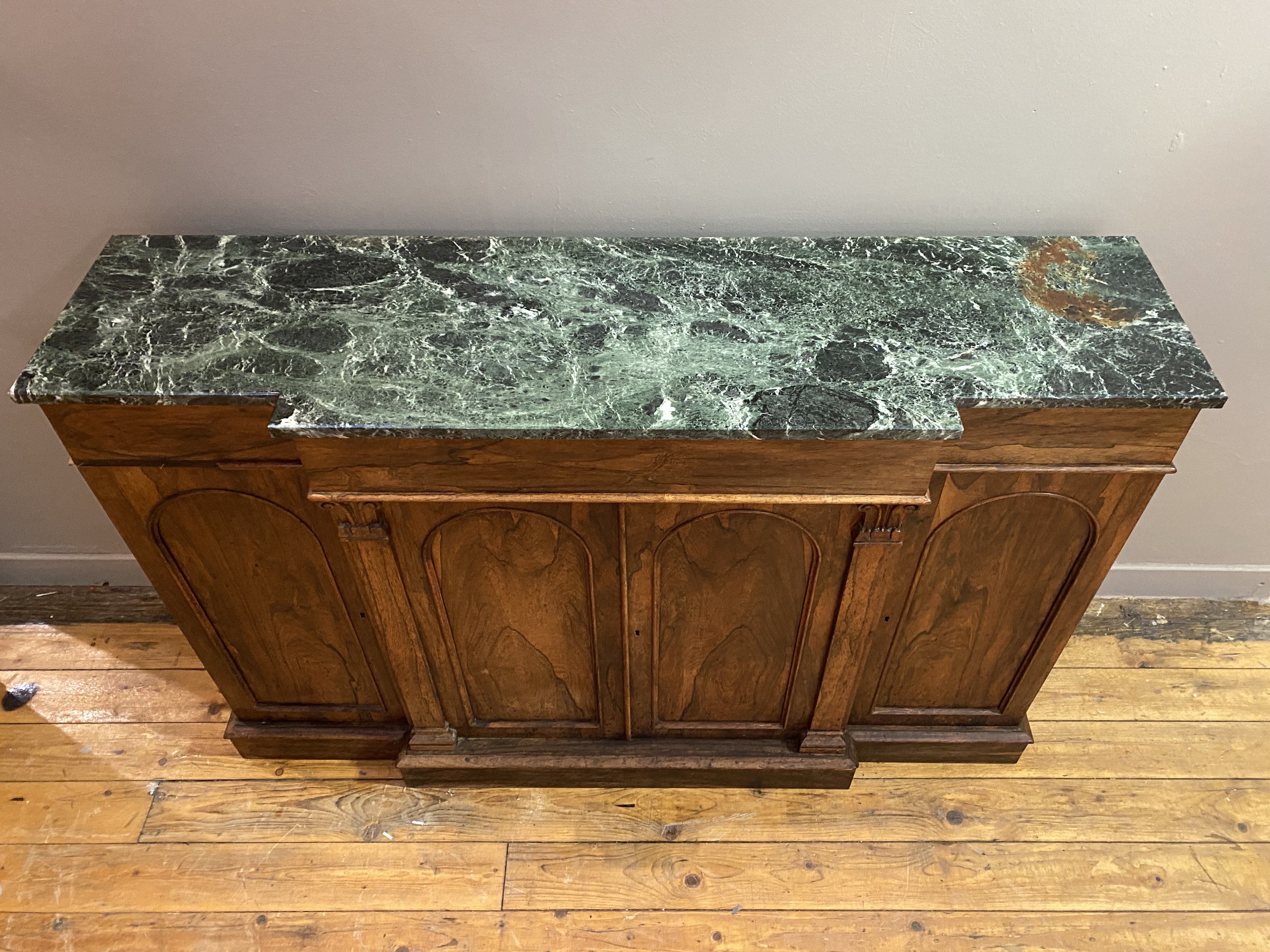 A shallow William IV rosewood breakfront credenza, the (later) green serpentine marble top above a - Image 3 of 7