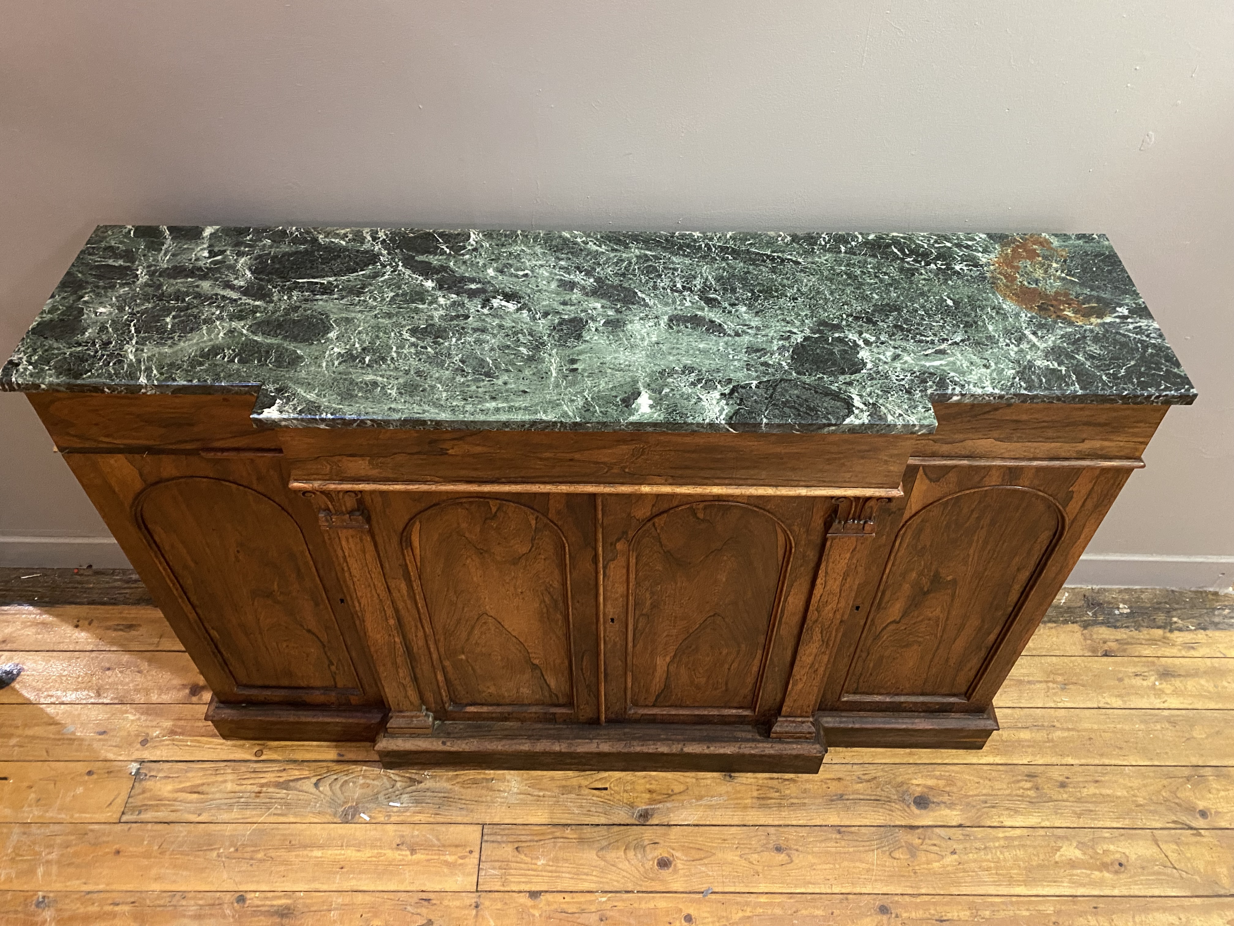 A shallow William IV rosewood breakfront credenza, the (later) green serpentine marble top above a - Image 4 of 7