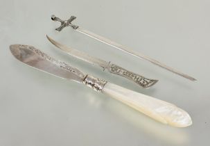 A collection to include a Victorian Birmingham silver bladed mother of pearl fish knife L x 20cm,