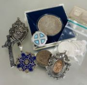 A set of six mint Mexican silver coins D x 2cm, a Queen Elizabeth II Honduras 25 cent 1964 and proof