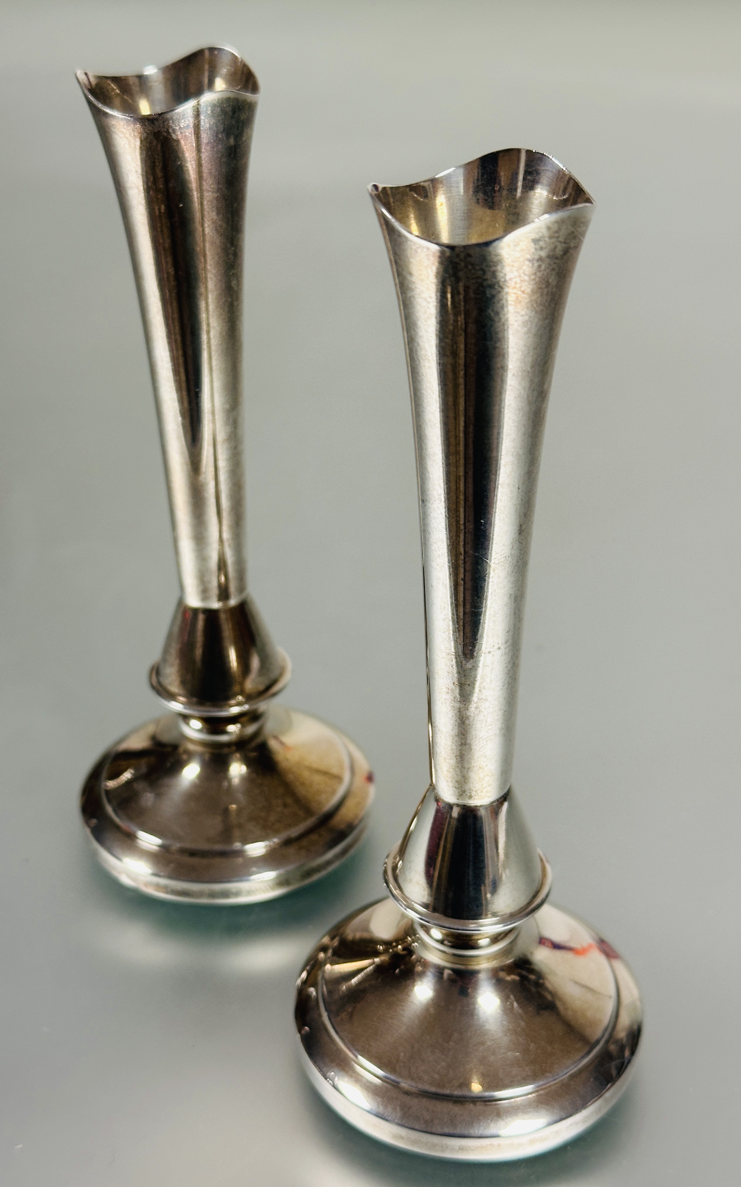 A pair of modern Birmingham silver waited flared flower tubes raised on stepped circular bases no - Image 2 of 4
