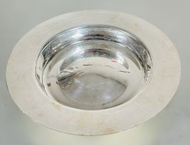 A white metal presentation Kempton Park Betdaq Silver bowl trophy 2014 H x 3.5cm x D 25cm 429g