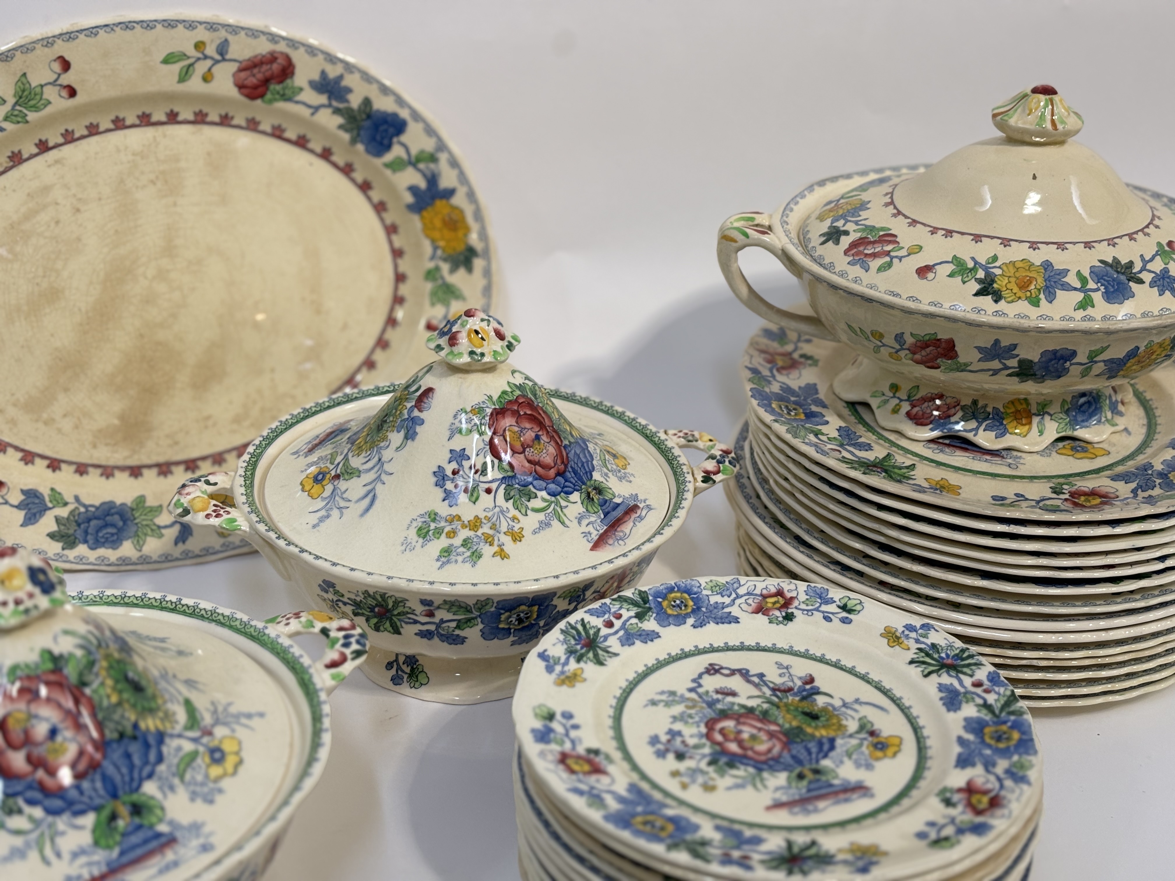 A large Vintage and Modern composite Mason's Ironstone China "Regency" and "Strathmore" pattern part - Image 2 of 4