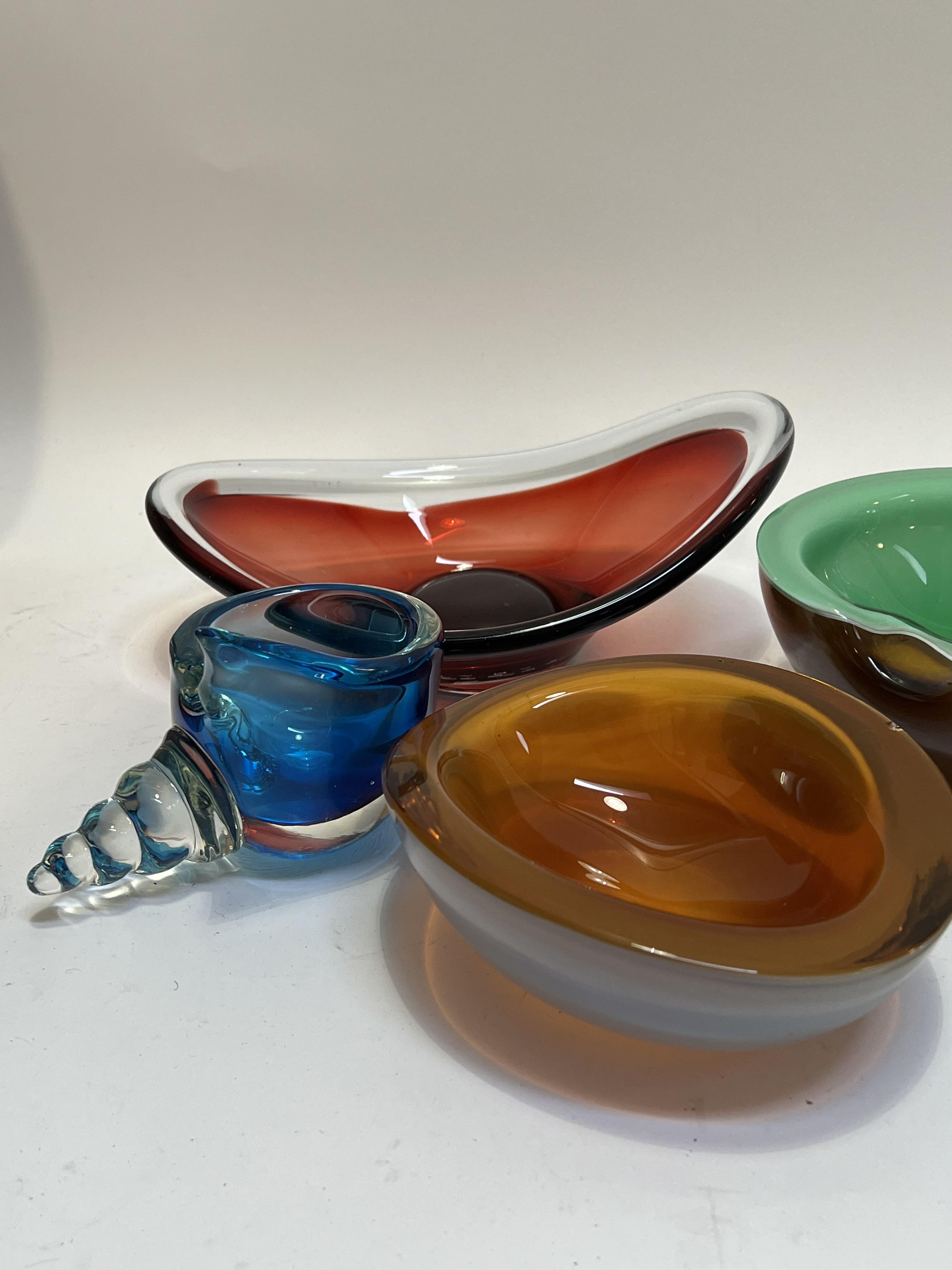 A group of seven brightly coloured Italian art glass bowls of various abstract forms (largest h- - Image 2 of 7