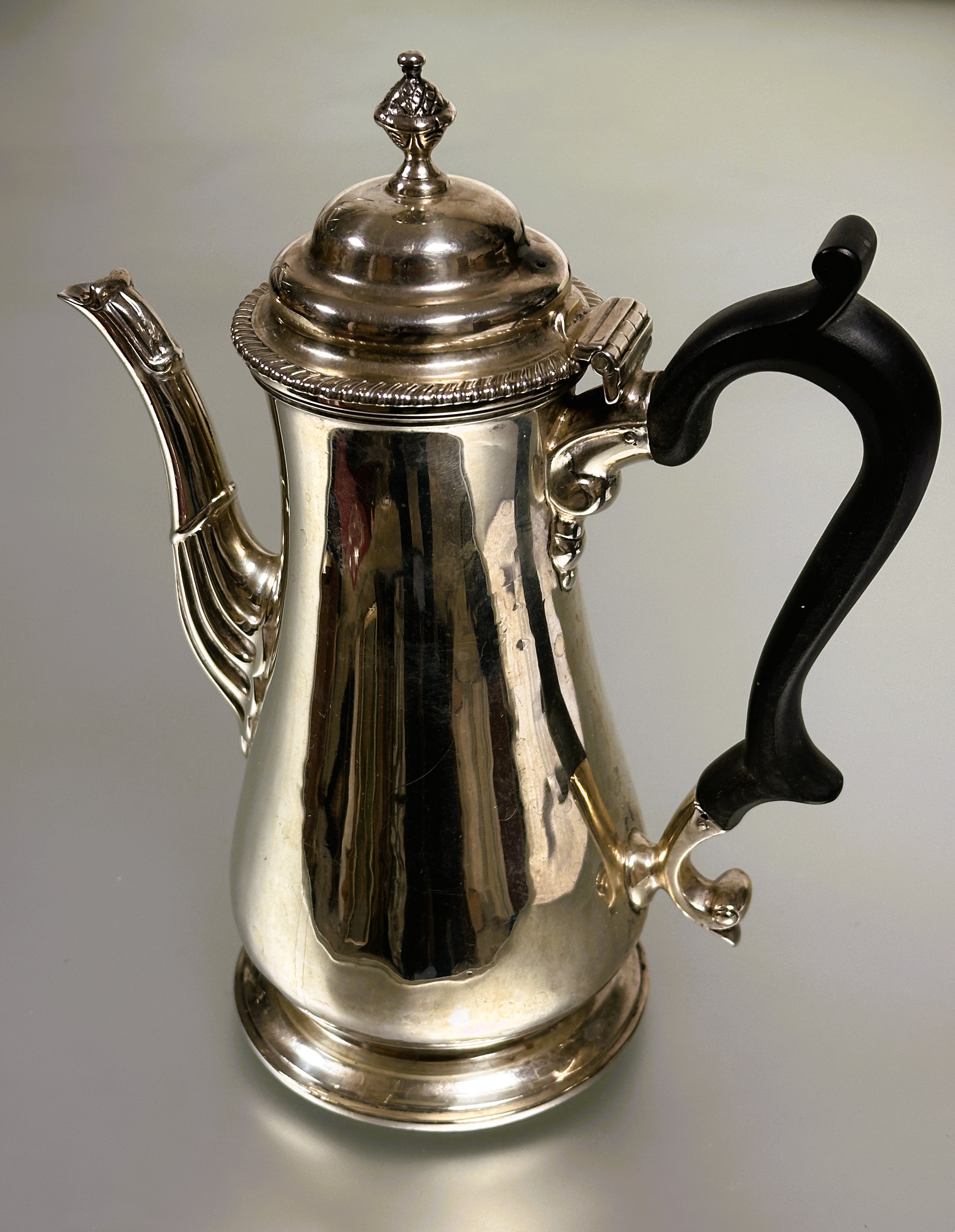 A late Victorian silver coffee pot, Henry Stratford, London 1897, in 18thc style, of baluster - Image 3 of 5
