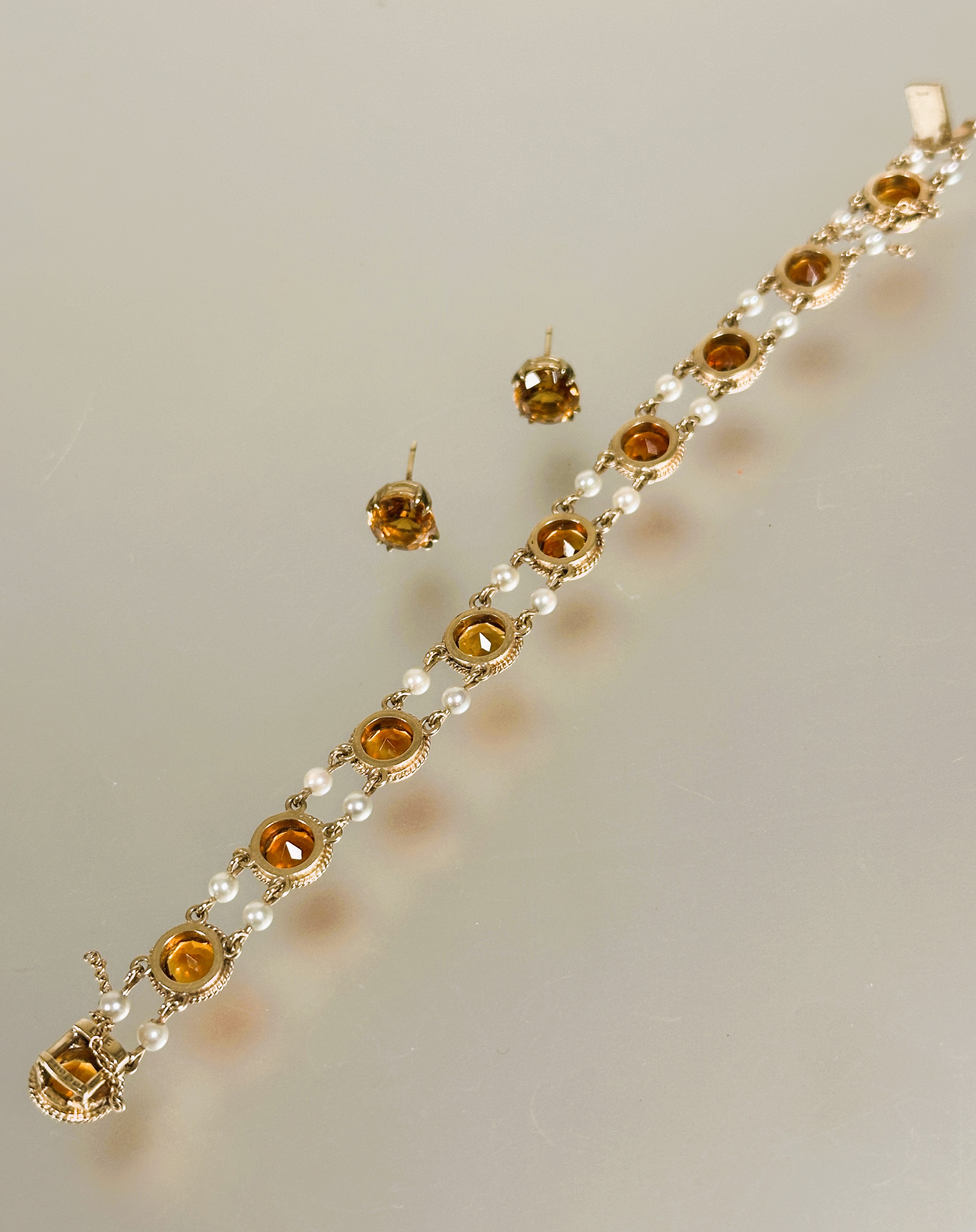 A 9ct gold bracelet set ten circular faceted 1ct citrines mounted in rope pattern border mounted - Image 3 of 5