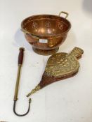 A 19th century telescopic brass salmon gaff with a ring turned fruitwood handle (L71cm) together