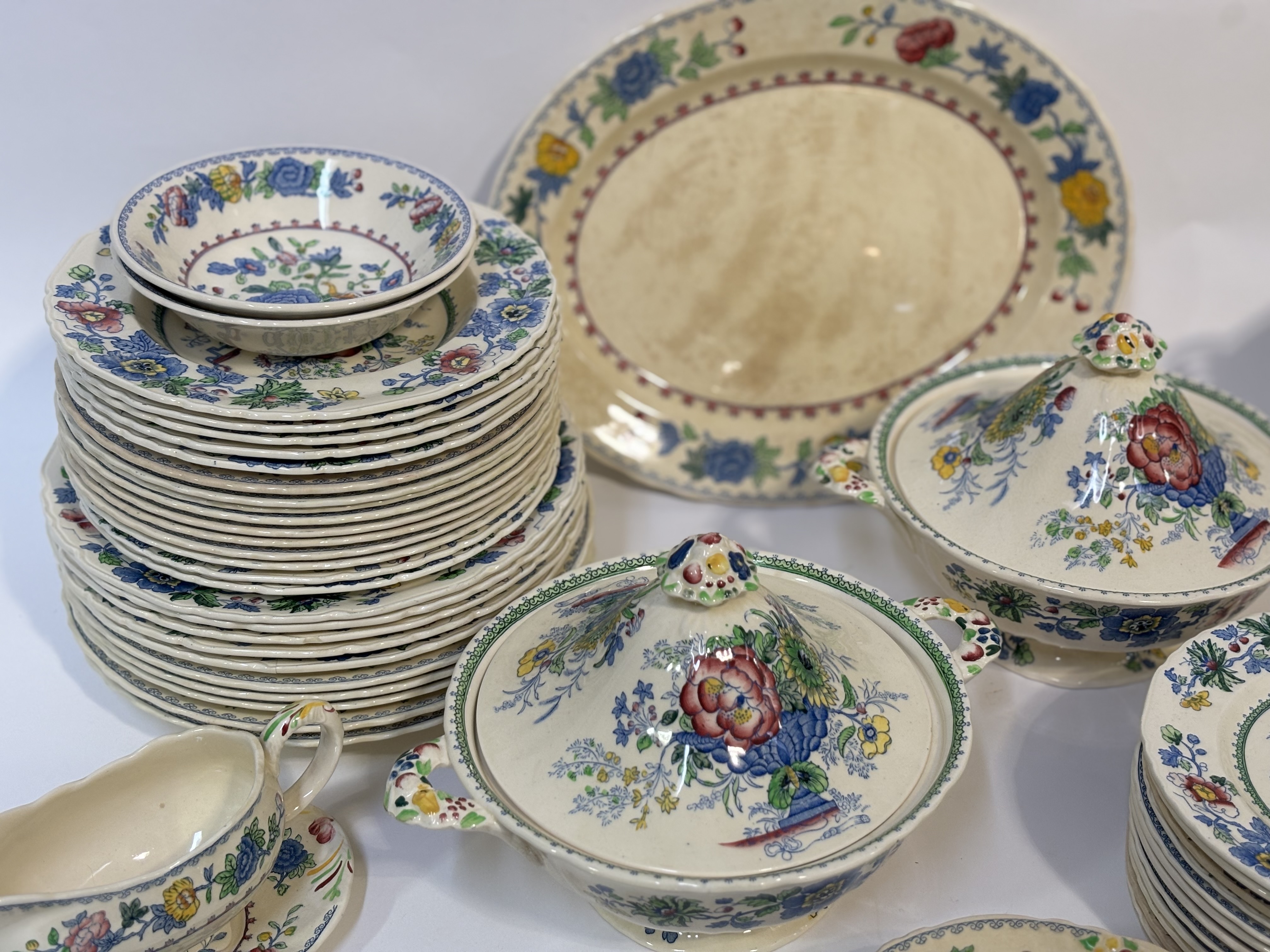 A large Vintage and Modern composite Mason's Ironstone China "Regency" and "Strathmore" pattern part - Image 3 of 4