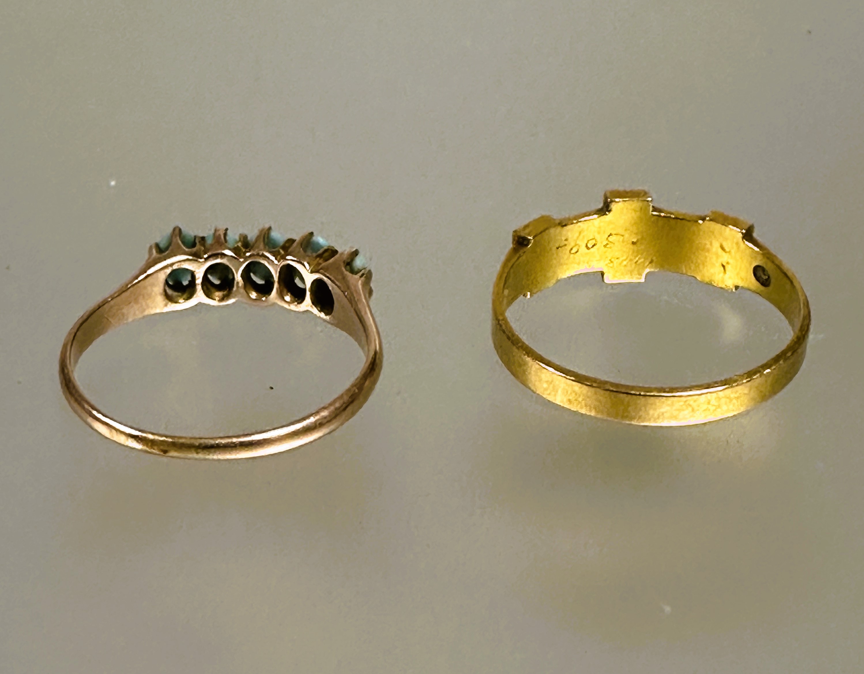 A 10ct gold ring set five oval turquoise mounted in claw setting N/O 2.05g, a Edwardian 15ct gold - Image 5 of 6