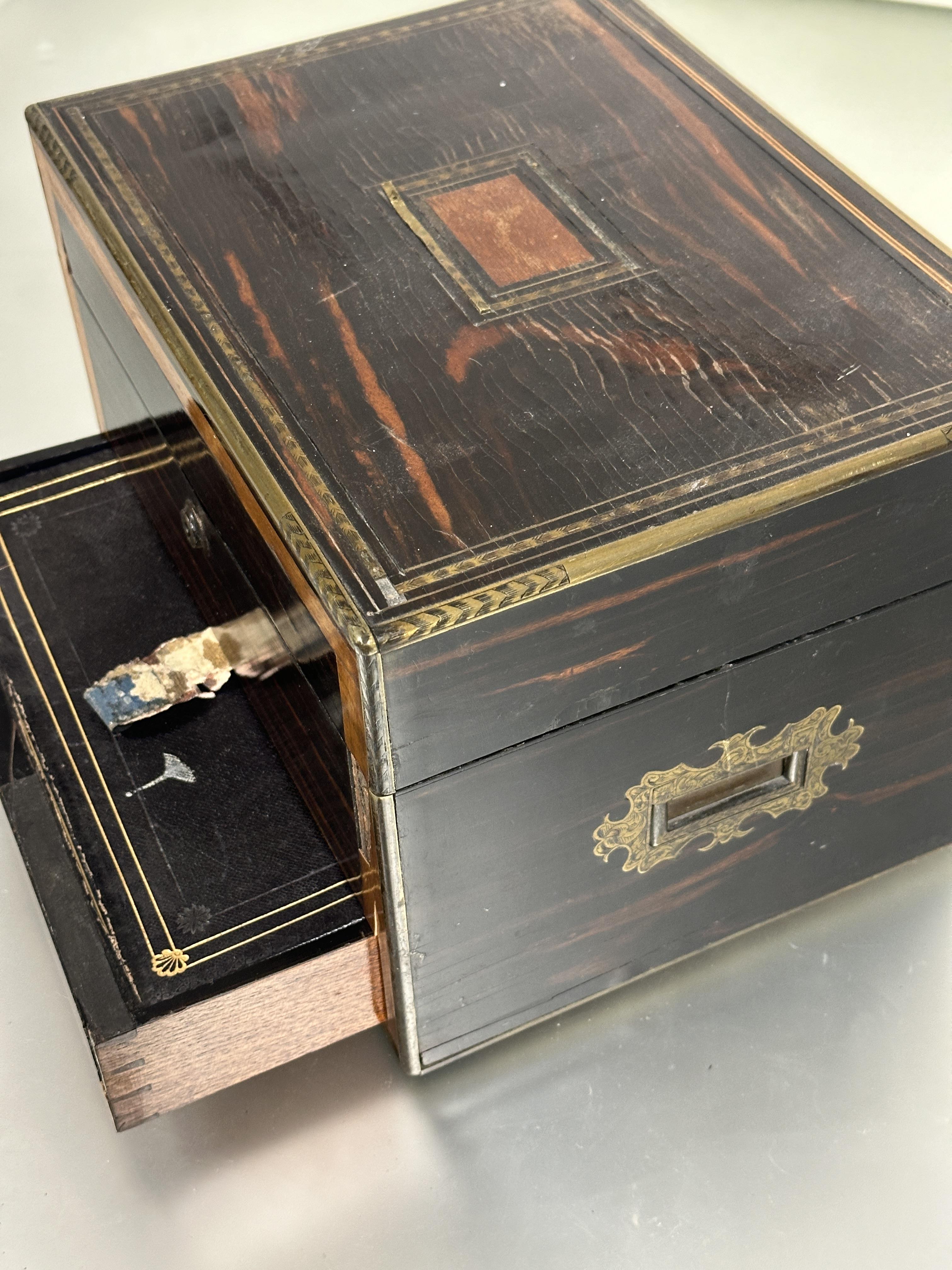 A 19thc calamander wood and brass inlaid traveling jewellery and writing box the top with brass - Image 7 of 8