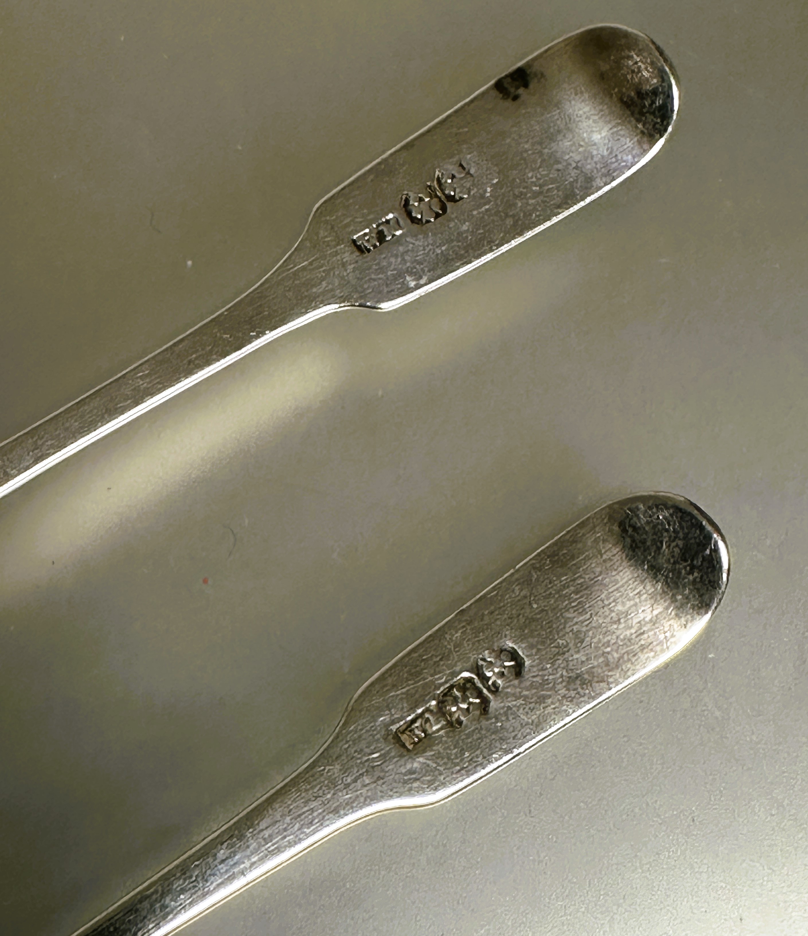 A pair of William Mill Montrose Scottish provincial silver square fiddle pattern mustard spoons - Image 2 of 4