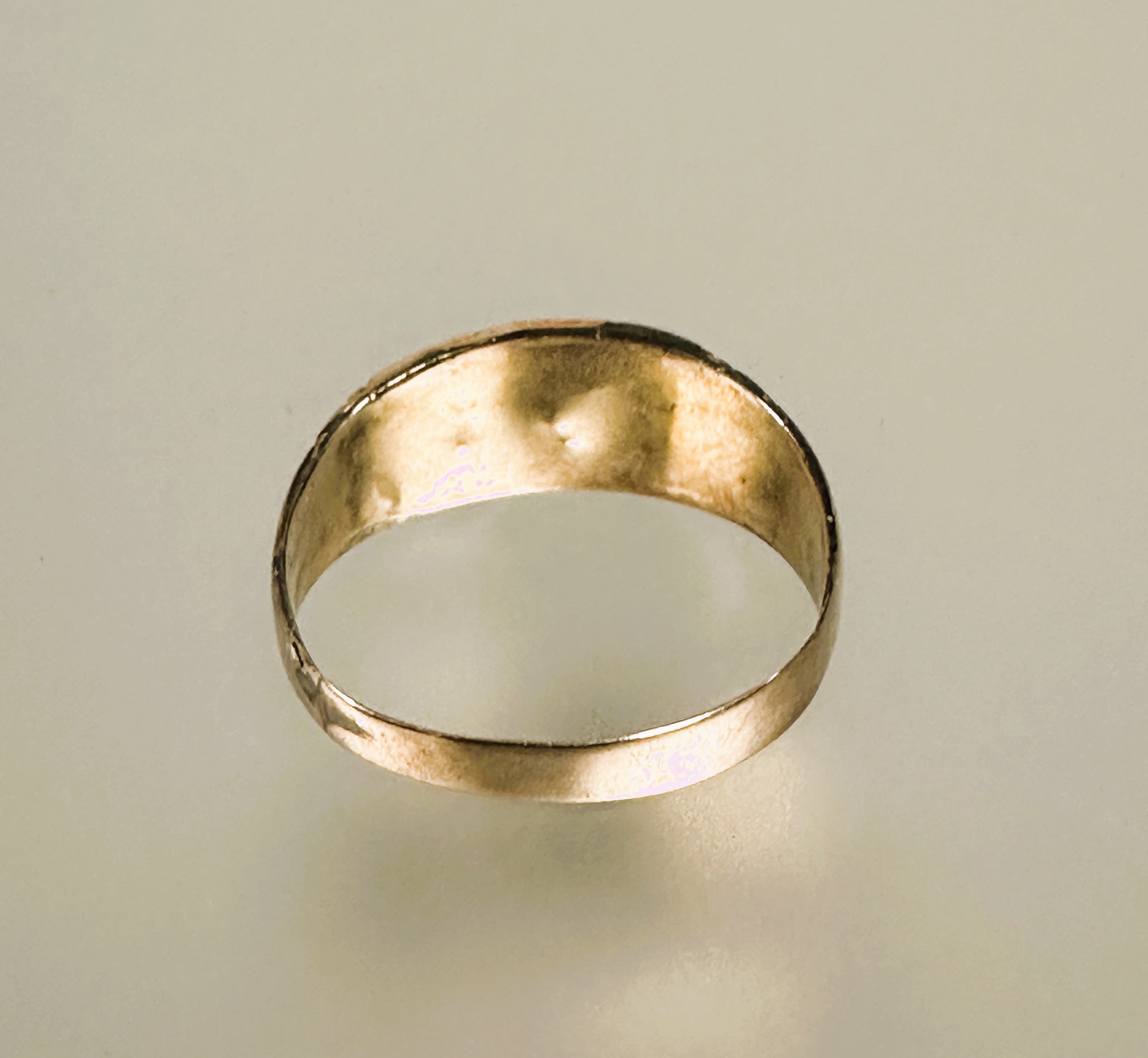 A 9ct gold cushion cut garnet set ring a/f O and a 9ct gold five stone garnet set ring O 3.79g (2) - Image 2 of 3
