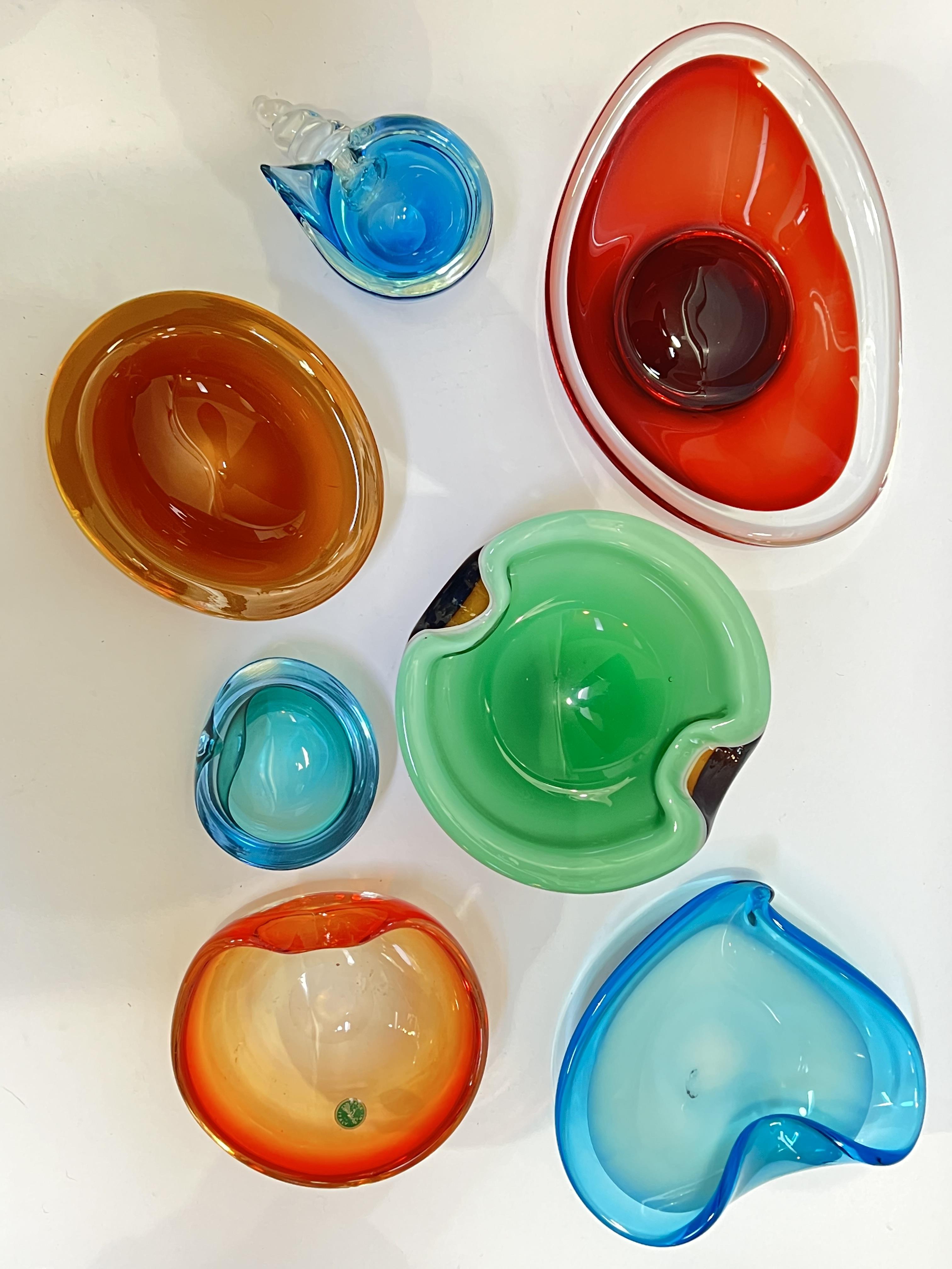 A group of seven brightly coloured Italian art glass bowls of various abstract forms (largest h- - Image 7 of 7