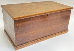 A Victorian/Edwardian miniature oak kist with sub compartment to interior (no key, h- 25cm, w-