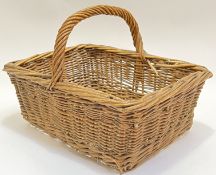 A vintage wicker picnic/carry basket with arched handle (h- 29cm, w- 43cm)