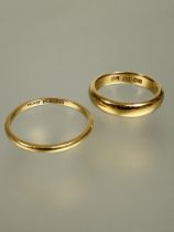 Two 18ct gold wedding bands P and J 6.4g (2)