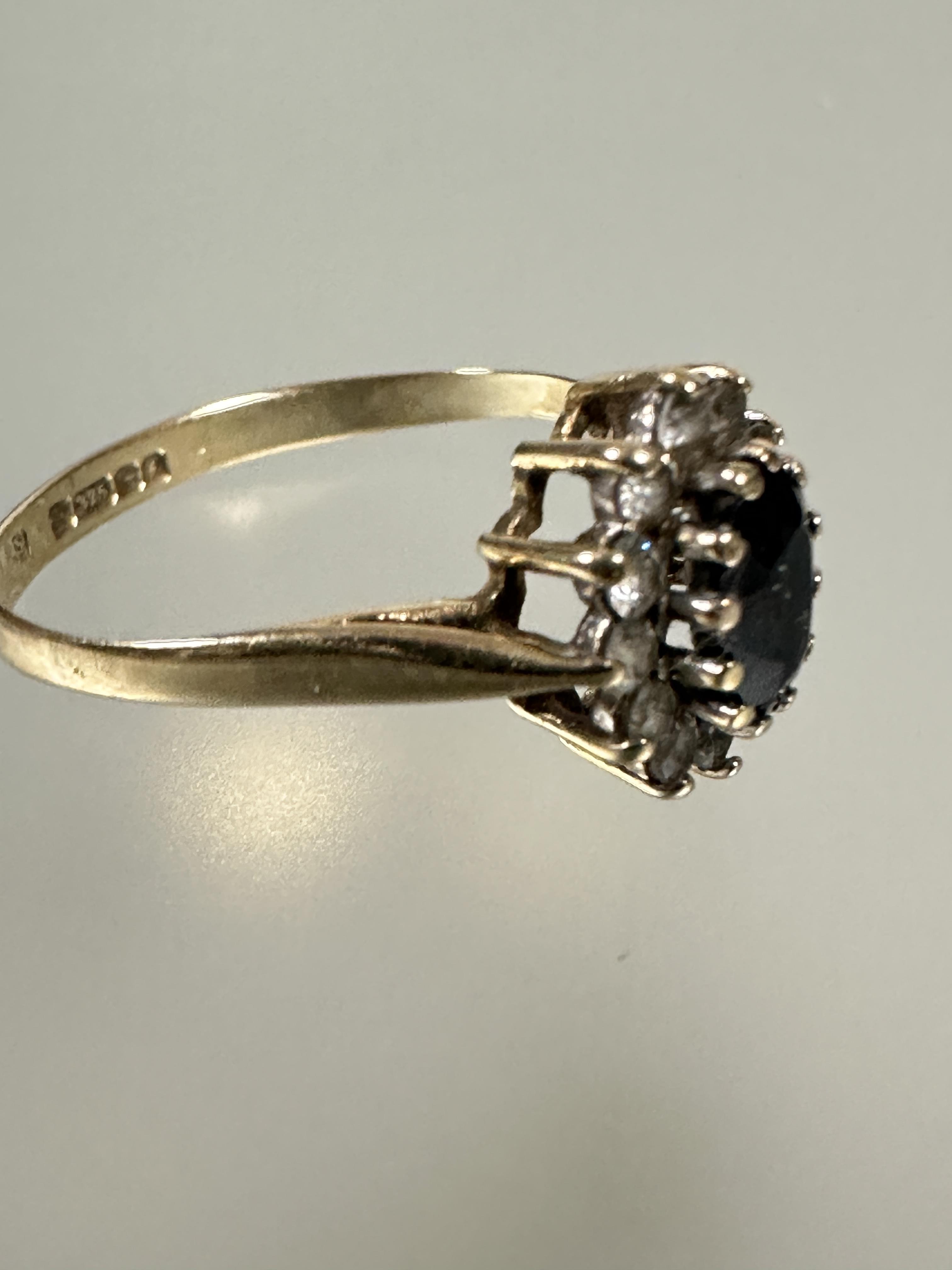 A 9ct gold sapphire and clear stone cluster ring O 1.51g - Image 2 of 3