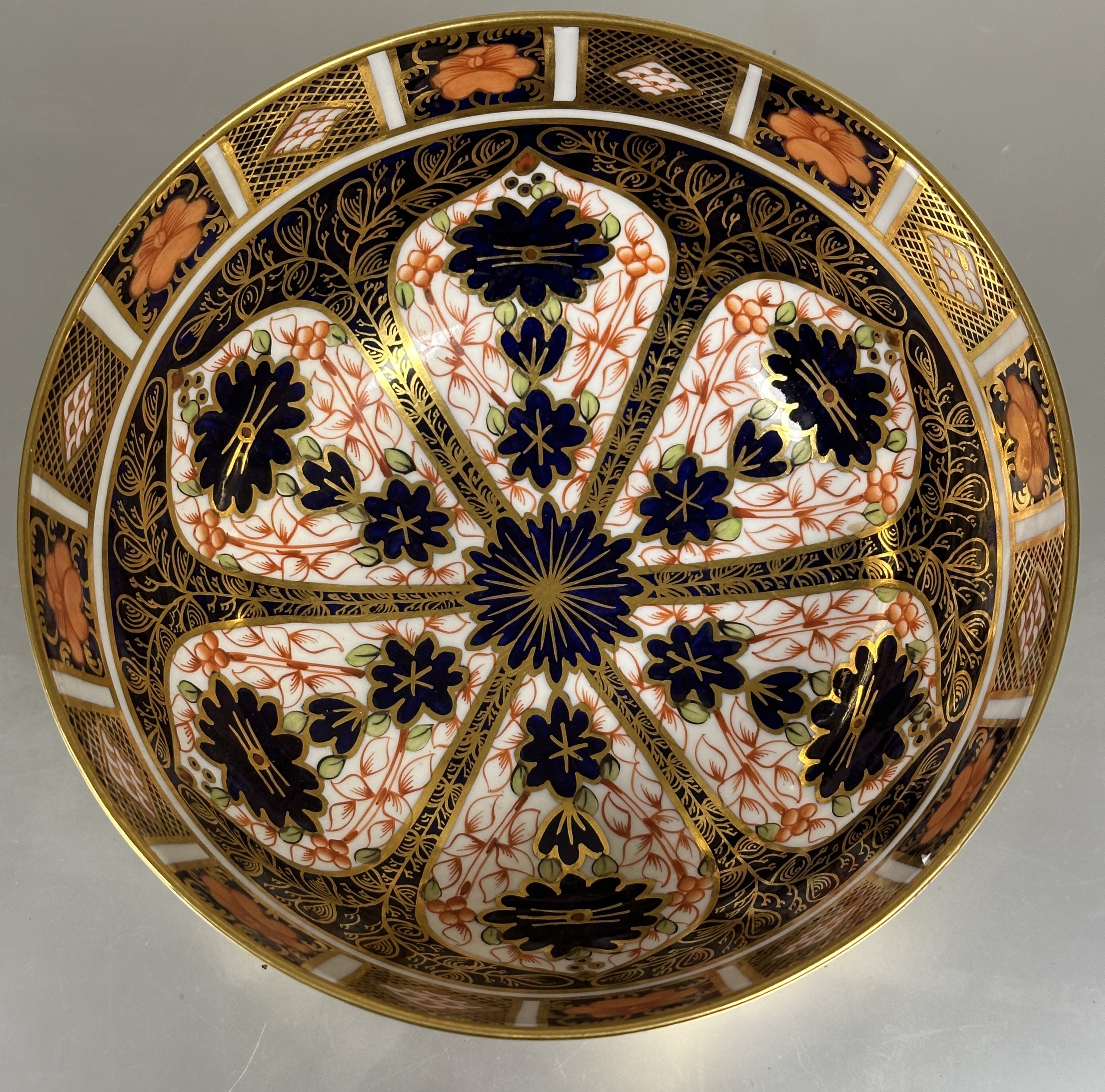 A 1930s-40s  Royal Crown Derby bowl decorated in traditional Imari design stamped verso no signs - Image 2 of 3