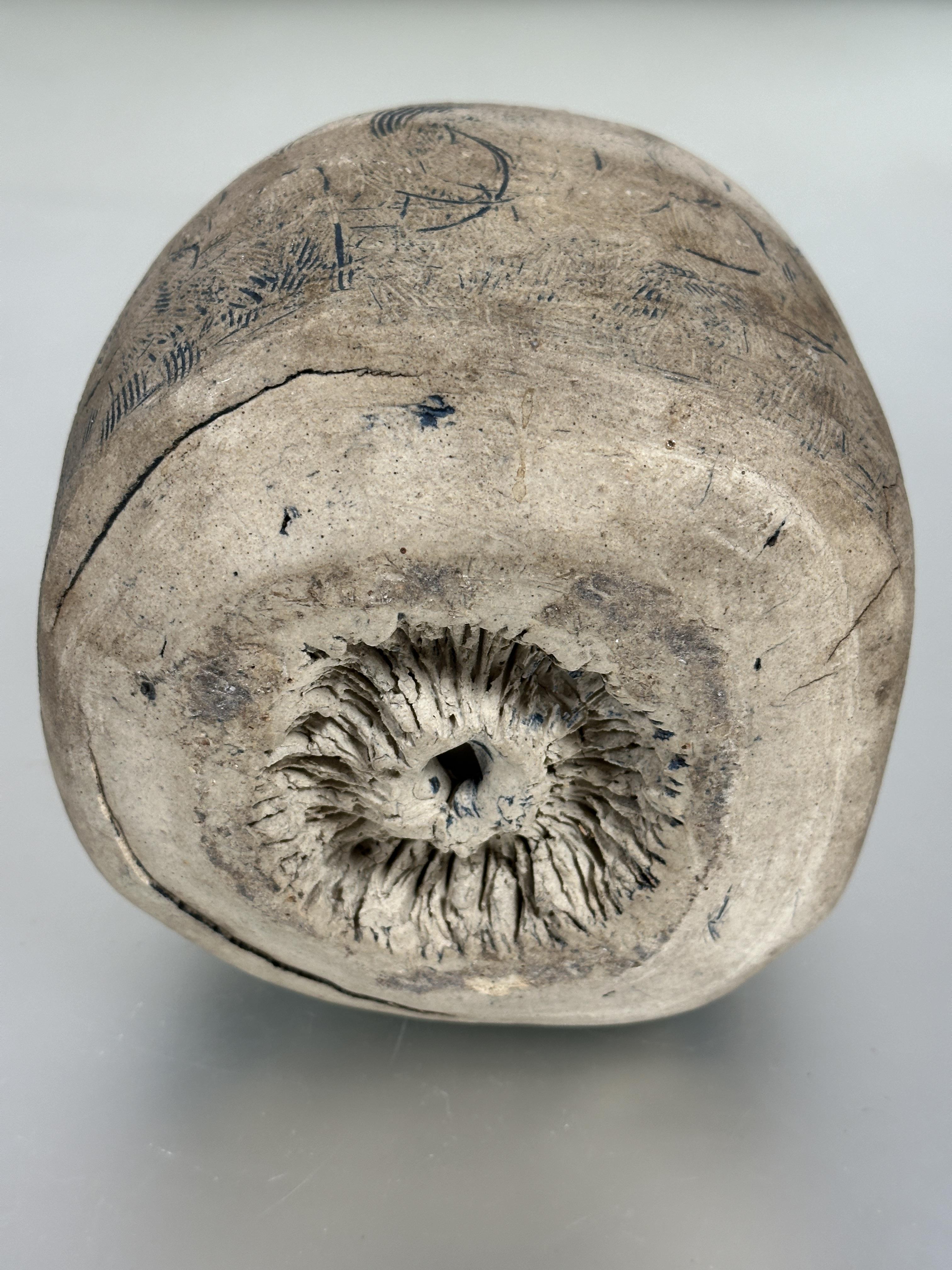 A Eddie Thompson Gatehouse Rodil Pottery Isle of Harris stoneware coconut shaped vase with incised - Image 3 of 4