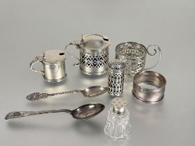 A Sheffield silver cased drum mustard with S scroll handle and pierced sides complete with