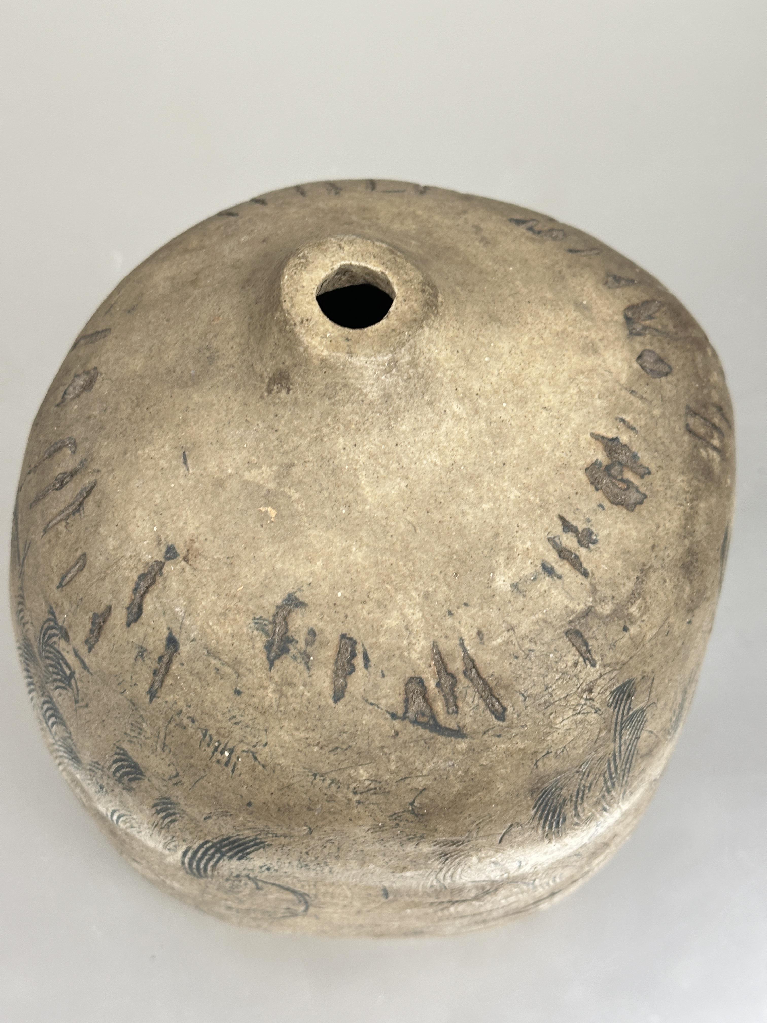 A Eddie Thompson Gatehouse Rodil Pottery Isle of Harris stoneware coconut shaped vase with incised - Image 4 of 4