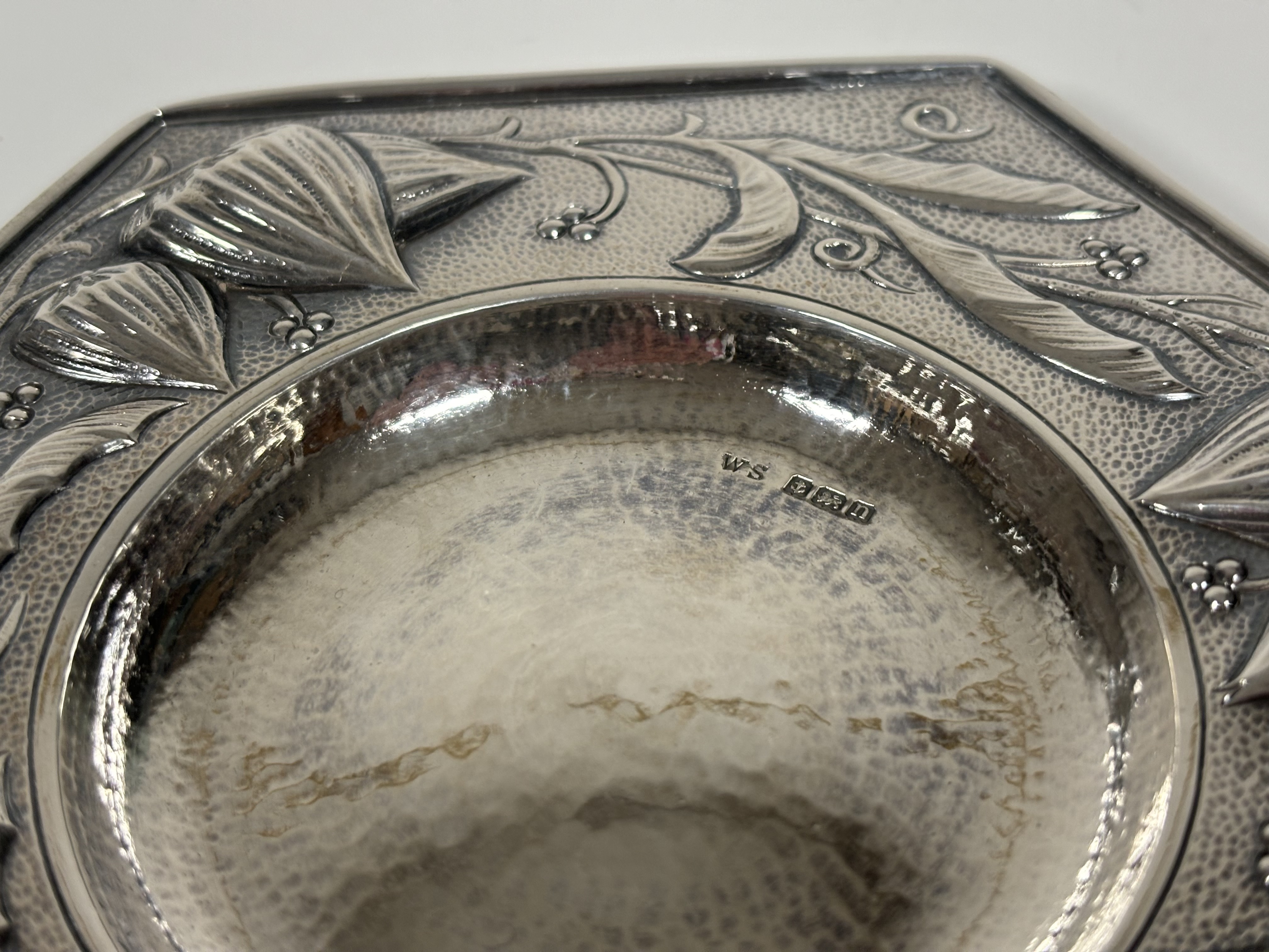 A George V silver dressing table dish, maker's mark WS, Birmingham 1912, in the Arts & Crafts taste, - Image 2 of 3