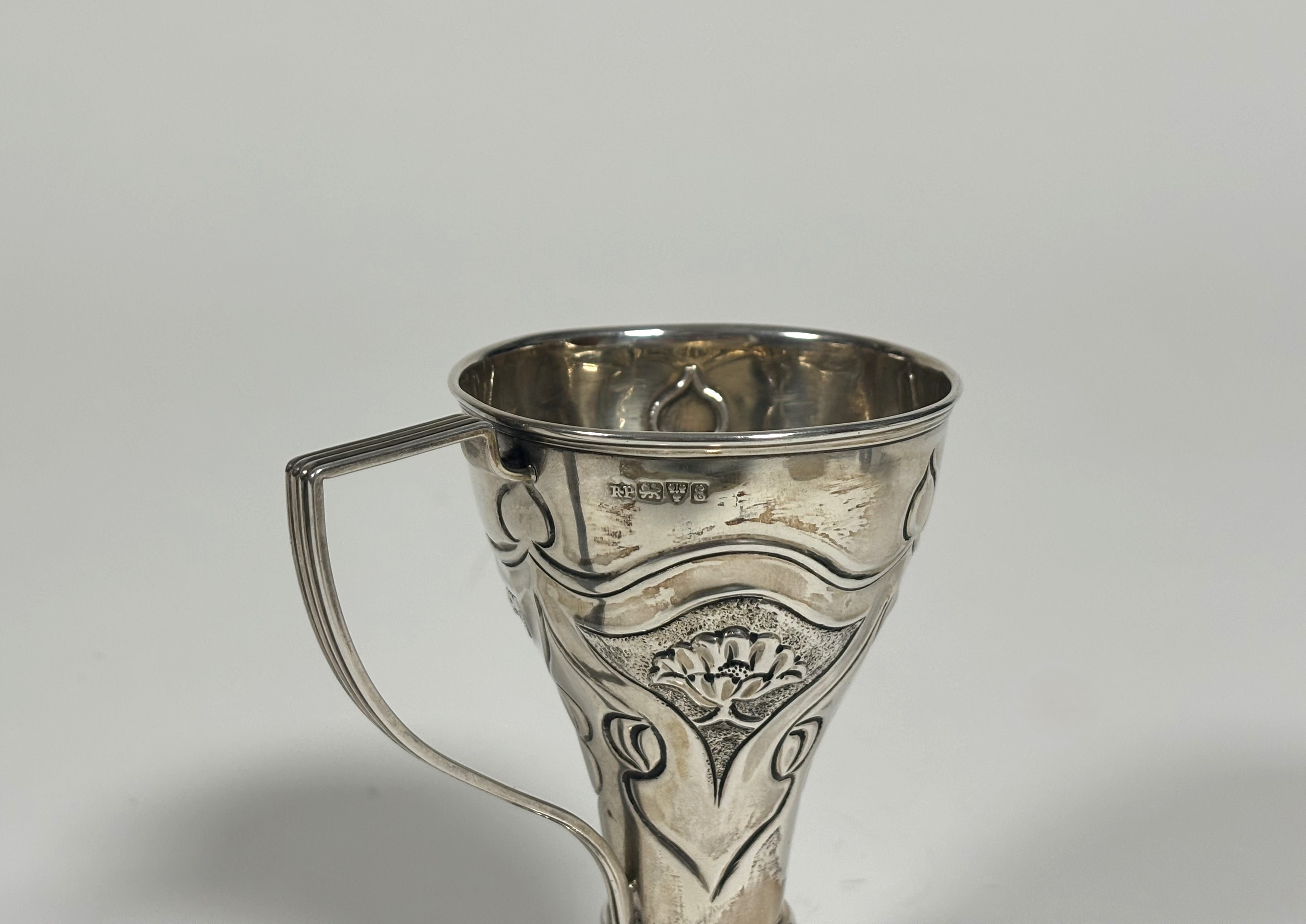 An Edwardian silver Christening cup in the Art Nouveau taste, Robert Pringle & Sons, Chester, - Image 6 of 7