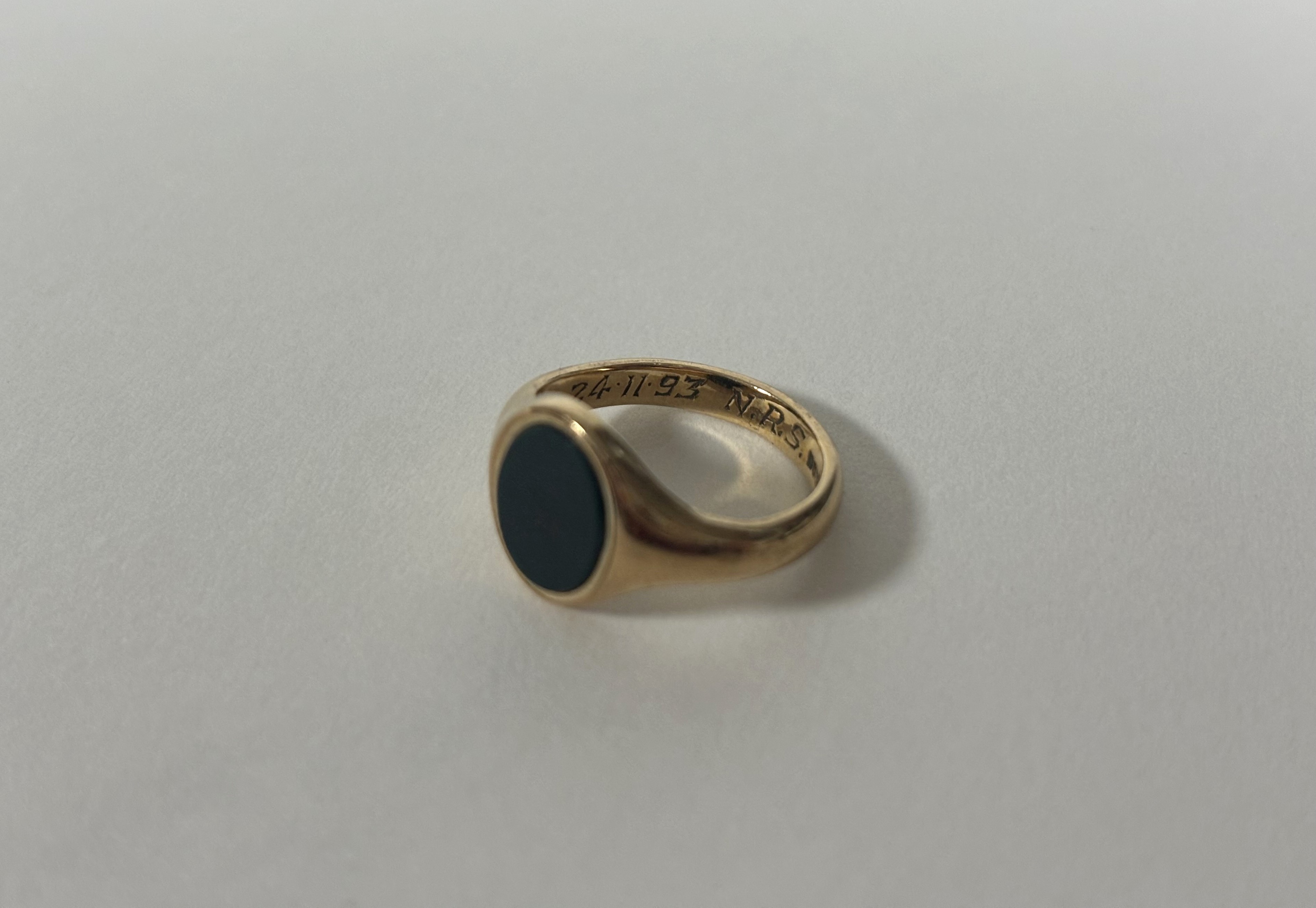 An 18ct gold signet ring, inset with an oval bloodstone plaque; together with a 9ct gold signet - Image 2 of 4