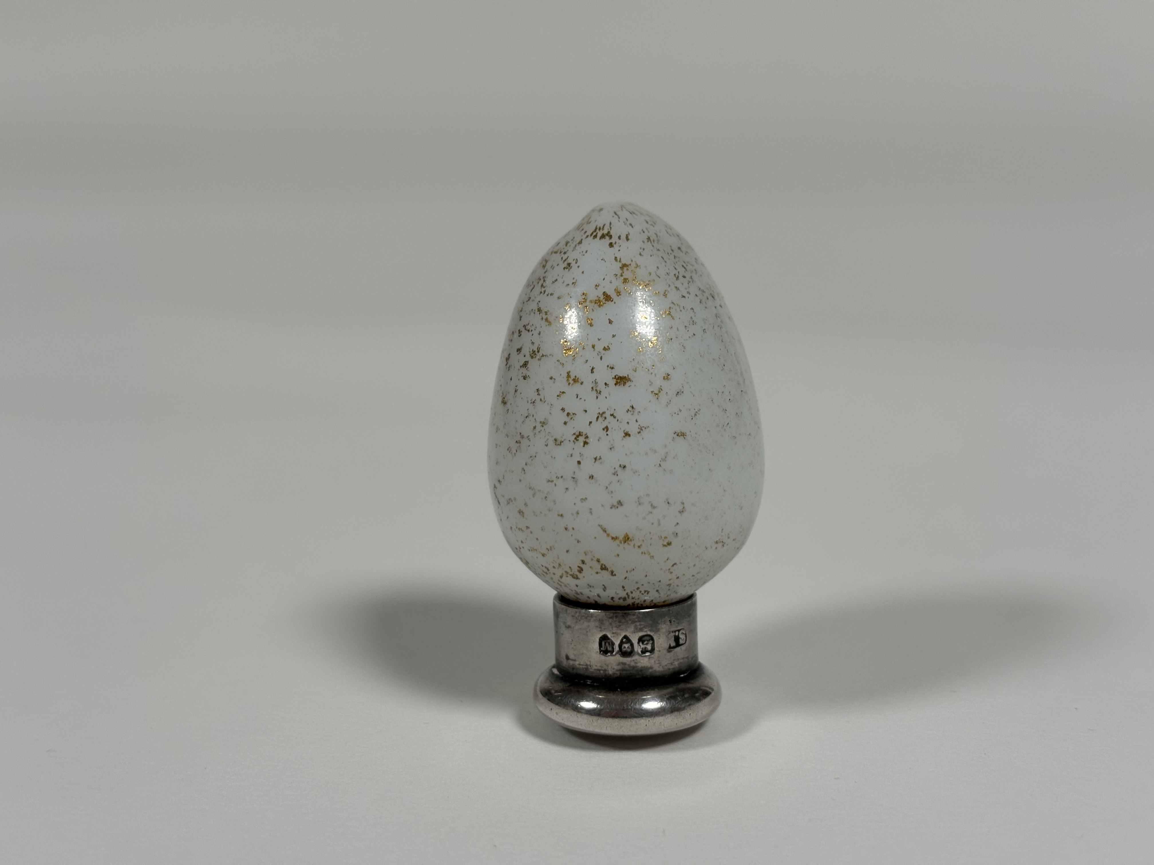 A late Victorian silver-mounted novelty egg-form scent bottle, Sampson Mordan, London 1887, the - Image 2 of 3