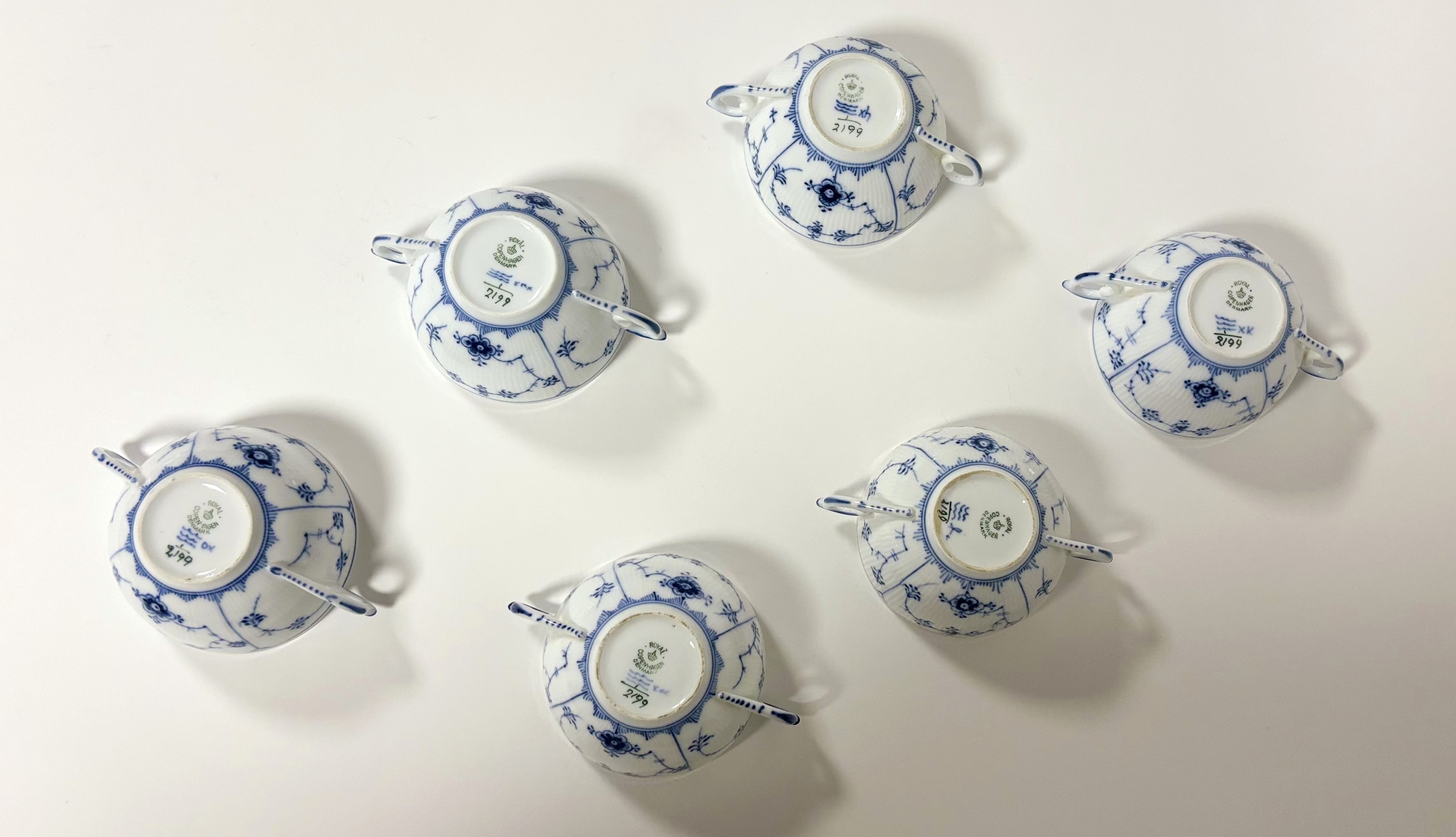 A set of six Royal Copenhagen soup cups and covers in the plain fluted blue pattern (Musselmalet), - Image 3 of 8