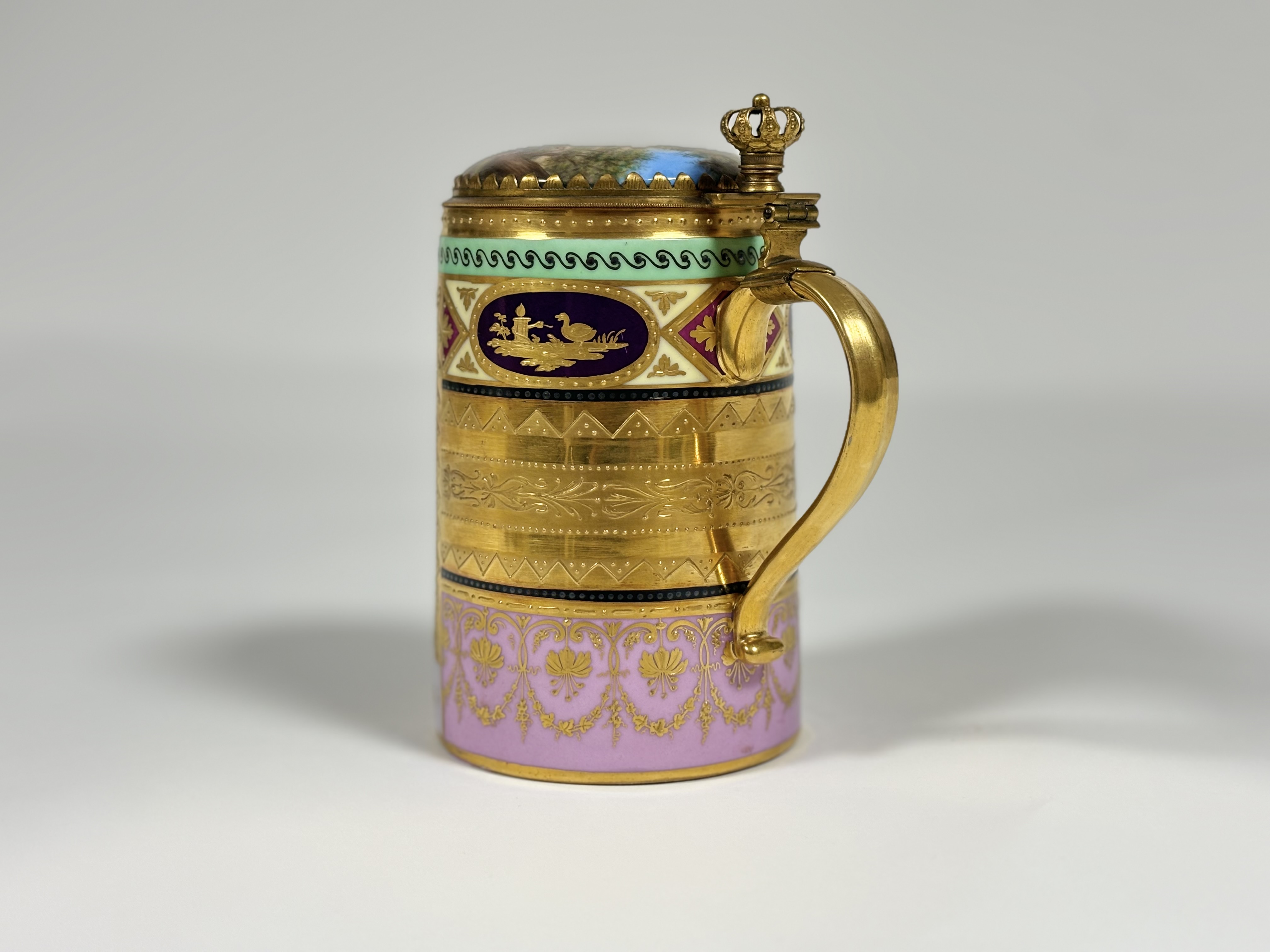 A late 19th century gilt-metal mounted Vienna porcelain tankard and cover, of cylindrical form, with - Bild 4 aus 6