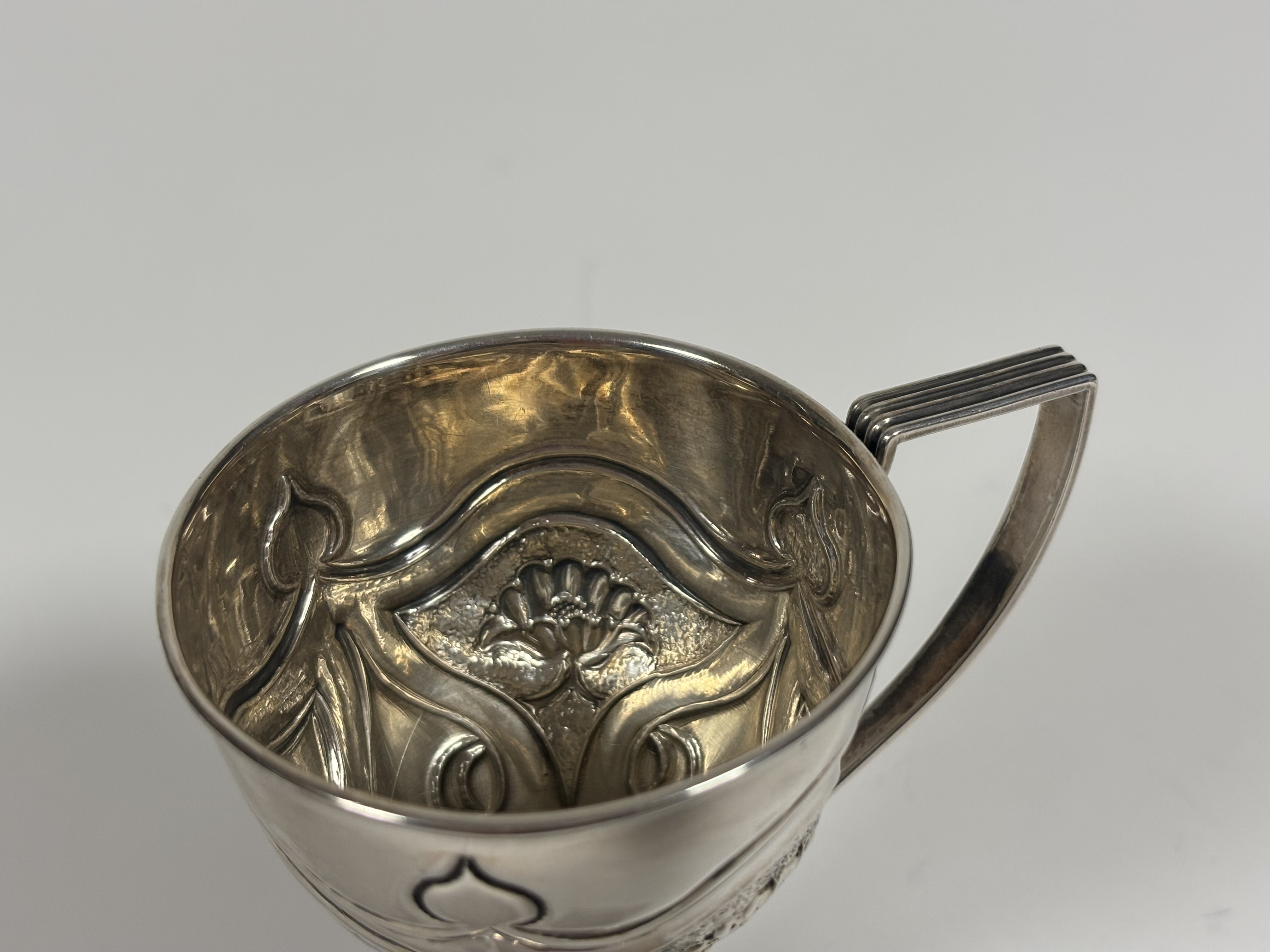 An Edwardian silver Christening cup in the Art Nouveau taste, Robert Pringle & Sons, Chester, - Image 4 of 7