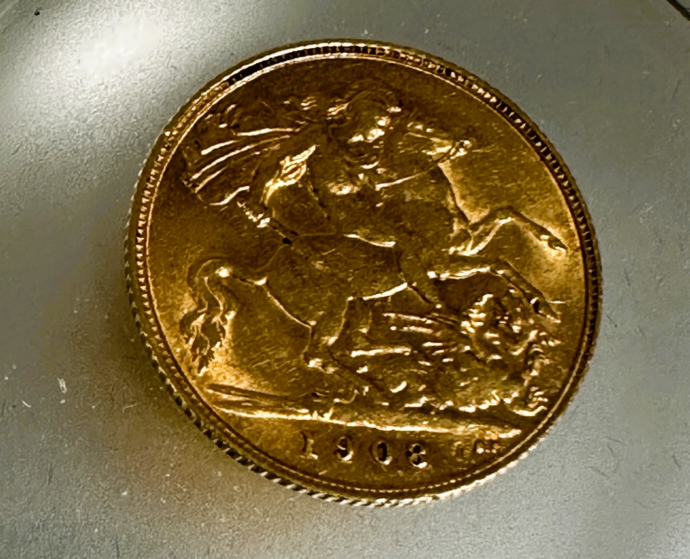 A Edward VII gold half sovereign 1904 3.99g - Image 2 of 2