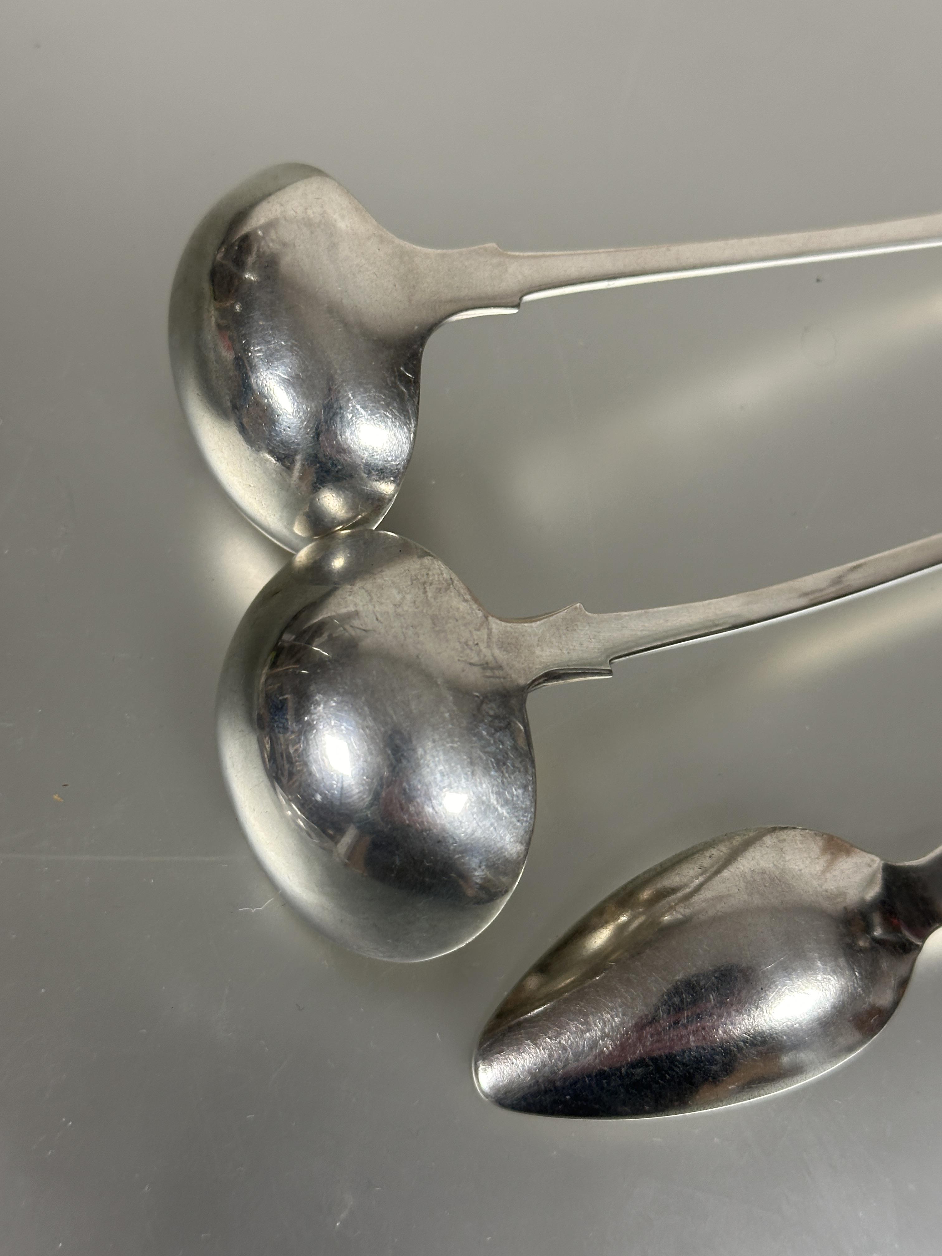A George IV Aberdeen Scottish provincial silver fiddle pattern toddy ladle engraved with initial C L - Image 3 of 3