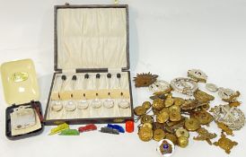 A large quantity of badges and buttons (St John's ambulance, Australia Commonwealth Military Forces,
