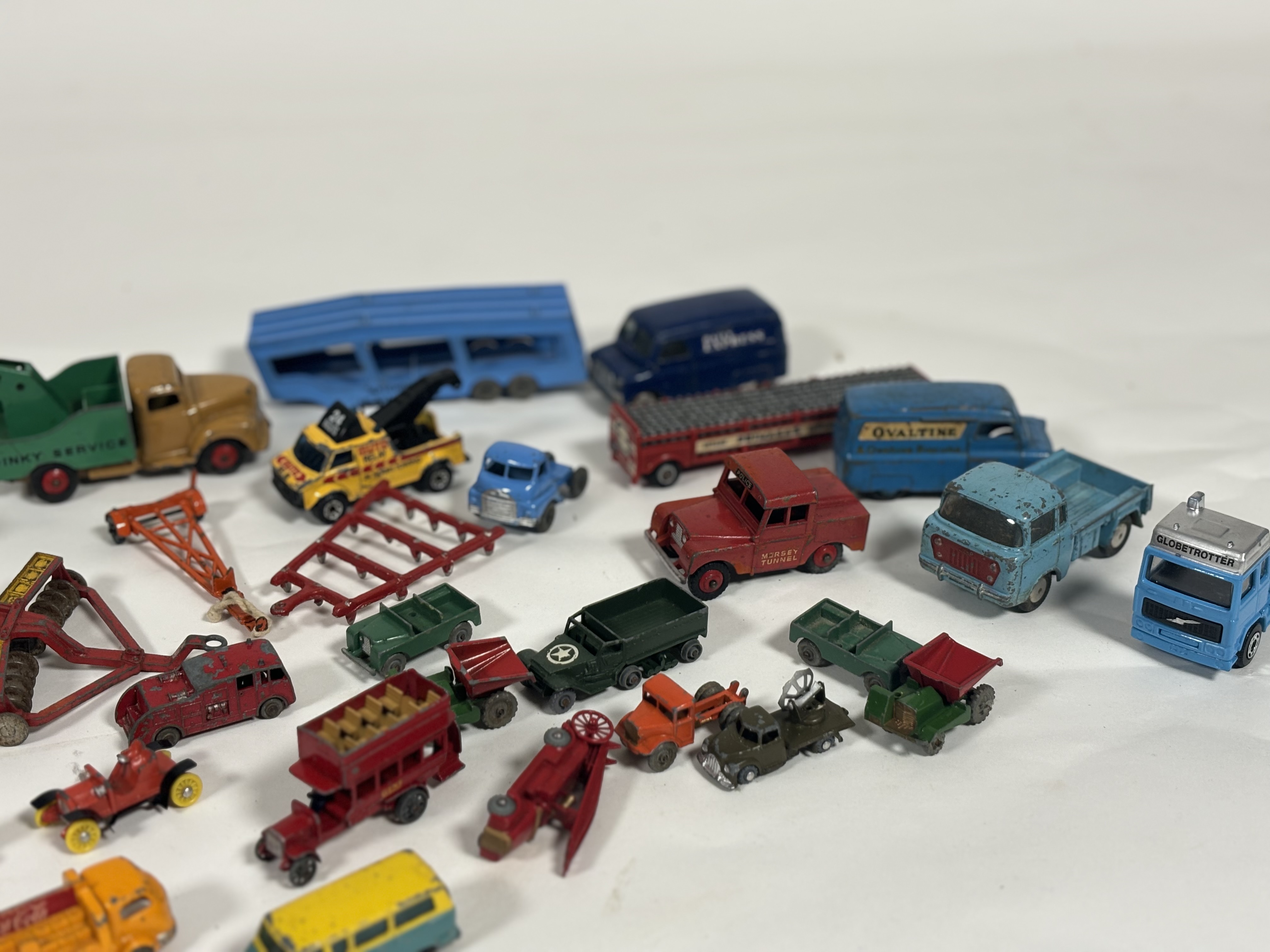 A collection of collectable vintage model cars comprising, a Lesney Coca Cola mustard truck, a Dinky - Image 3 of 3