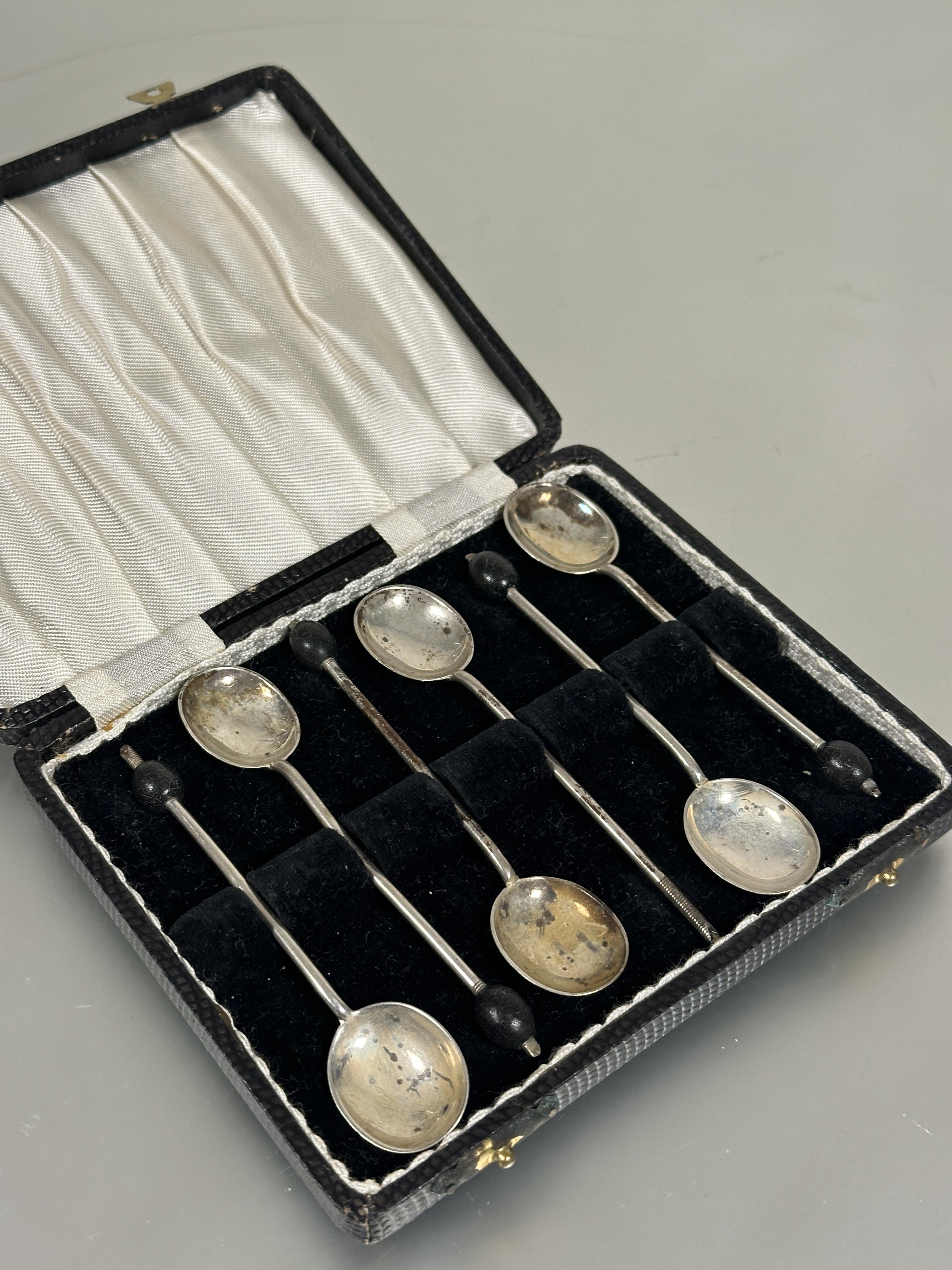 A Edwardian set of six Sheffield silver coffee bean handled coffee spoons in original fitted case