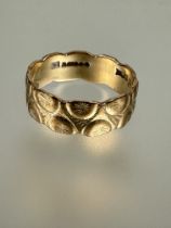 A 9ct gold panel sided ring P  3.71g