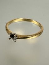 A 18ct gold ring missing stone N 1.92g