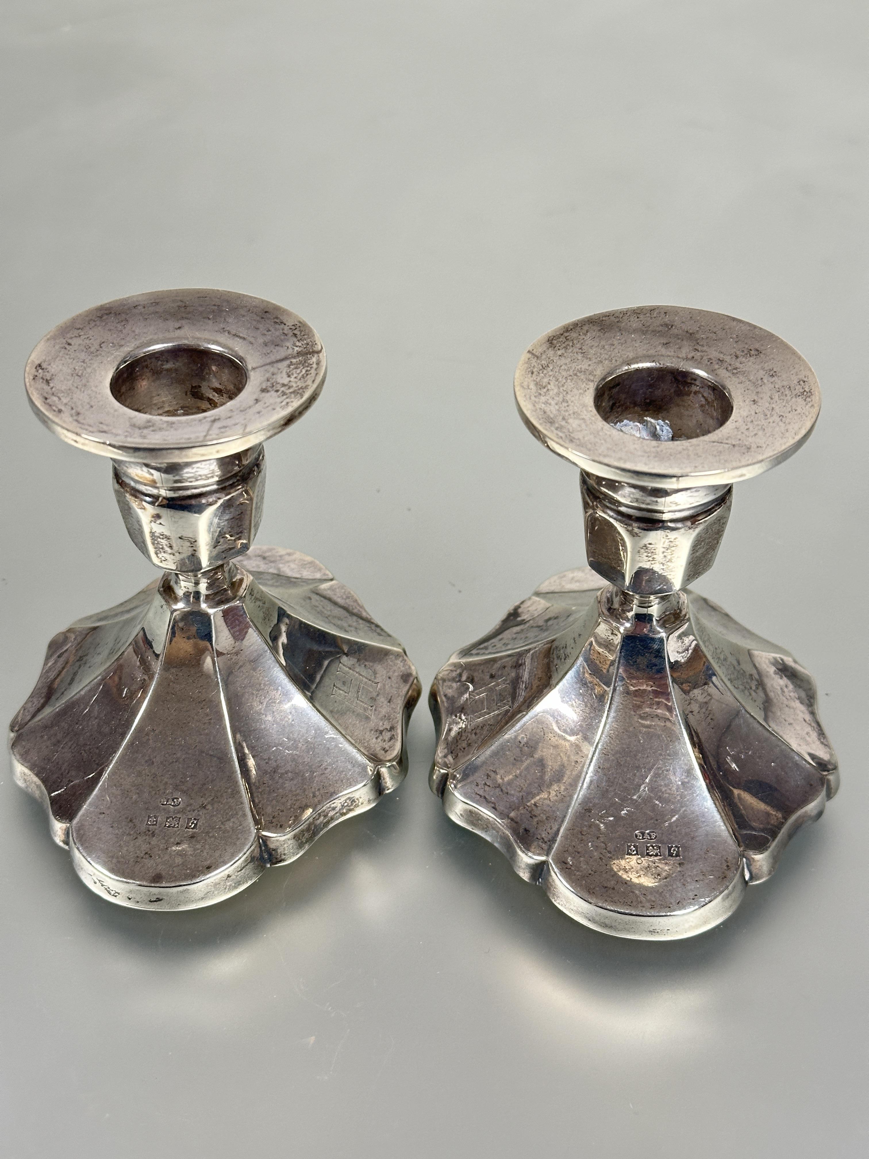 A pair of Birmingham silver short table candle sticks with octagonal tops raised on quatrefoil style - Image 3 of 4