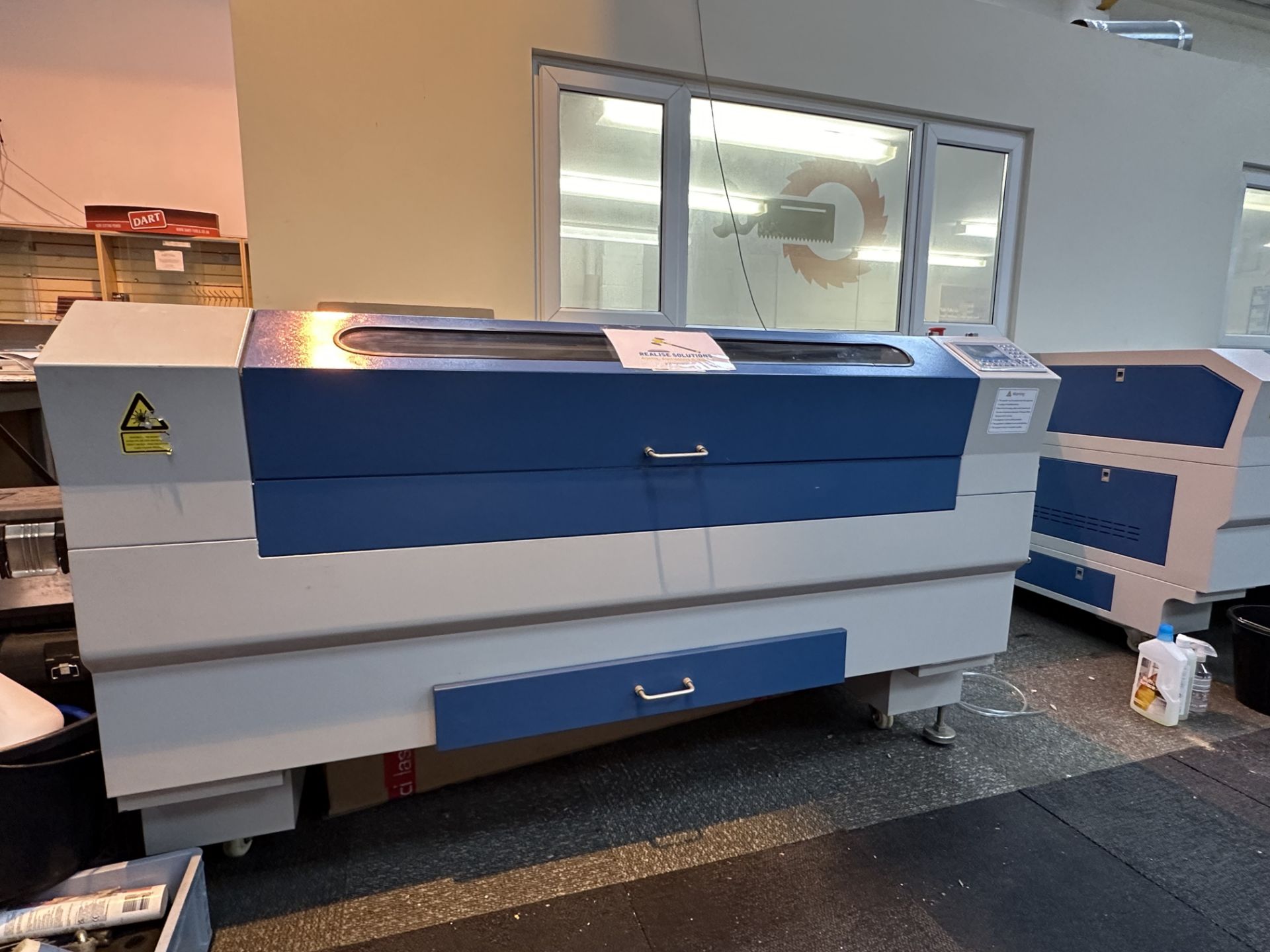 Paramater laser engraving machine