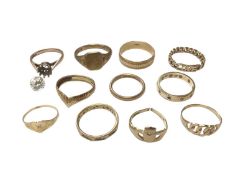 Eleven 9ct gold rings