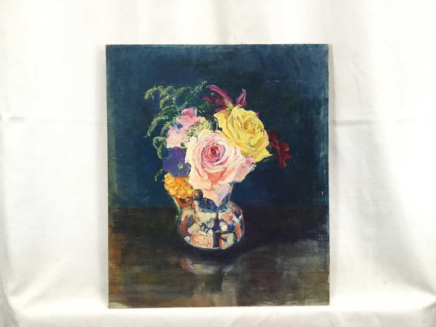 Amy Watt (1900-1956) oil on board - Vase of flowers, 32cm x 27.5cm, unframed - Image 3 of 3