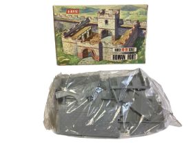Airfix Snap Together Roman Fort, boxed No.1706 (1)