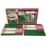 Britains Floral miniature Garden accessories, boxed (Approx. 50 items)