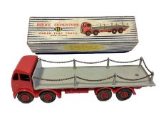 Dinky Supertoys diecast vehicles including Foden Flatbed Truck with chains No.905, Blaw Knox Heavy T