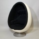 Ovalia Egg Chair