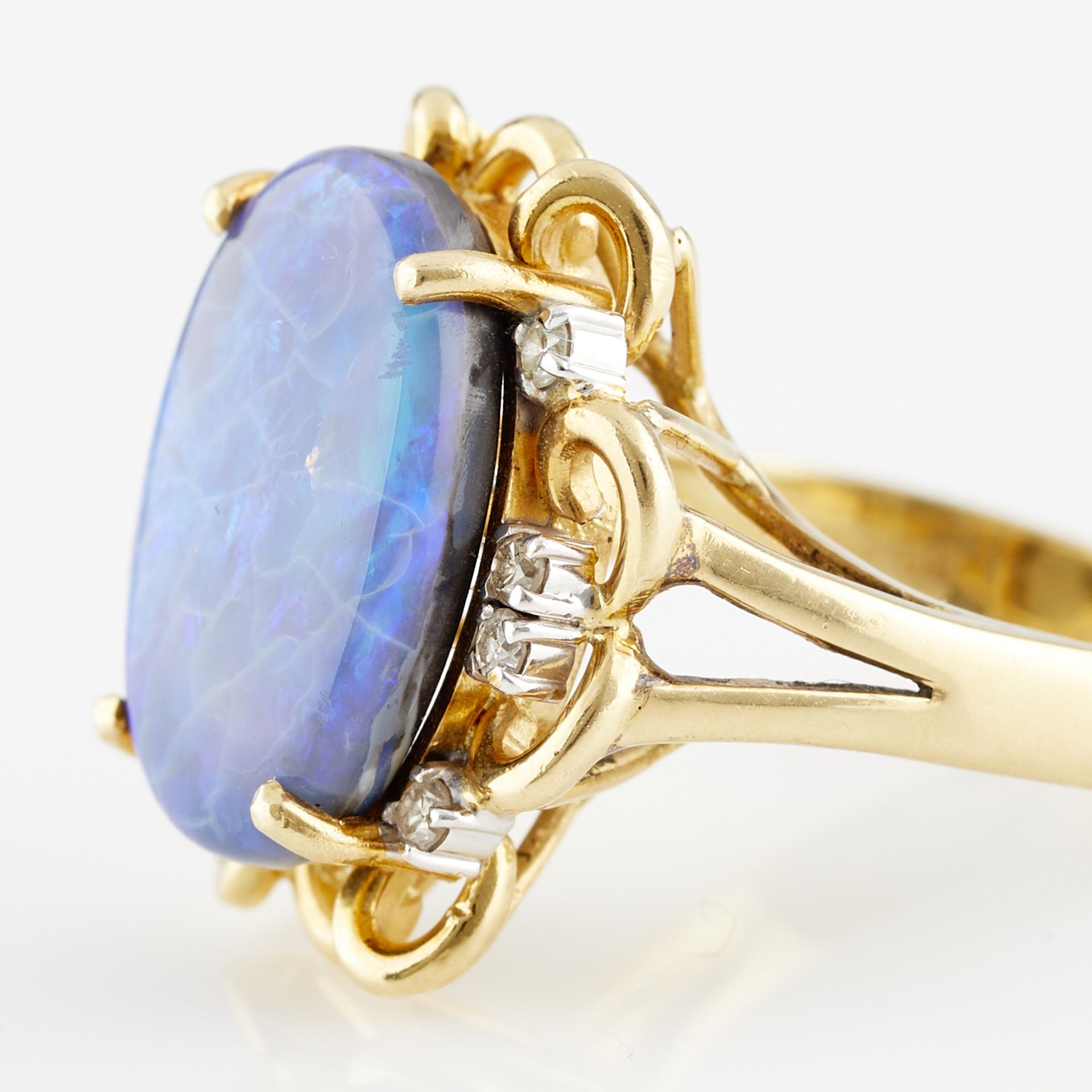 18k Yellow Gold Opal and Diamond Ring - Image 3 of 10