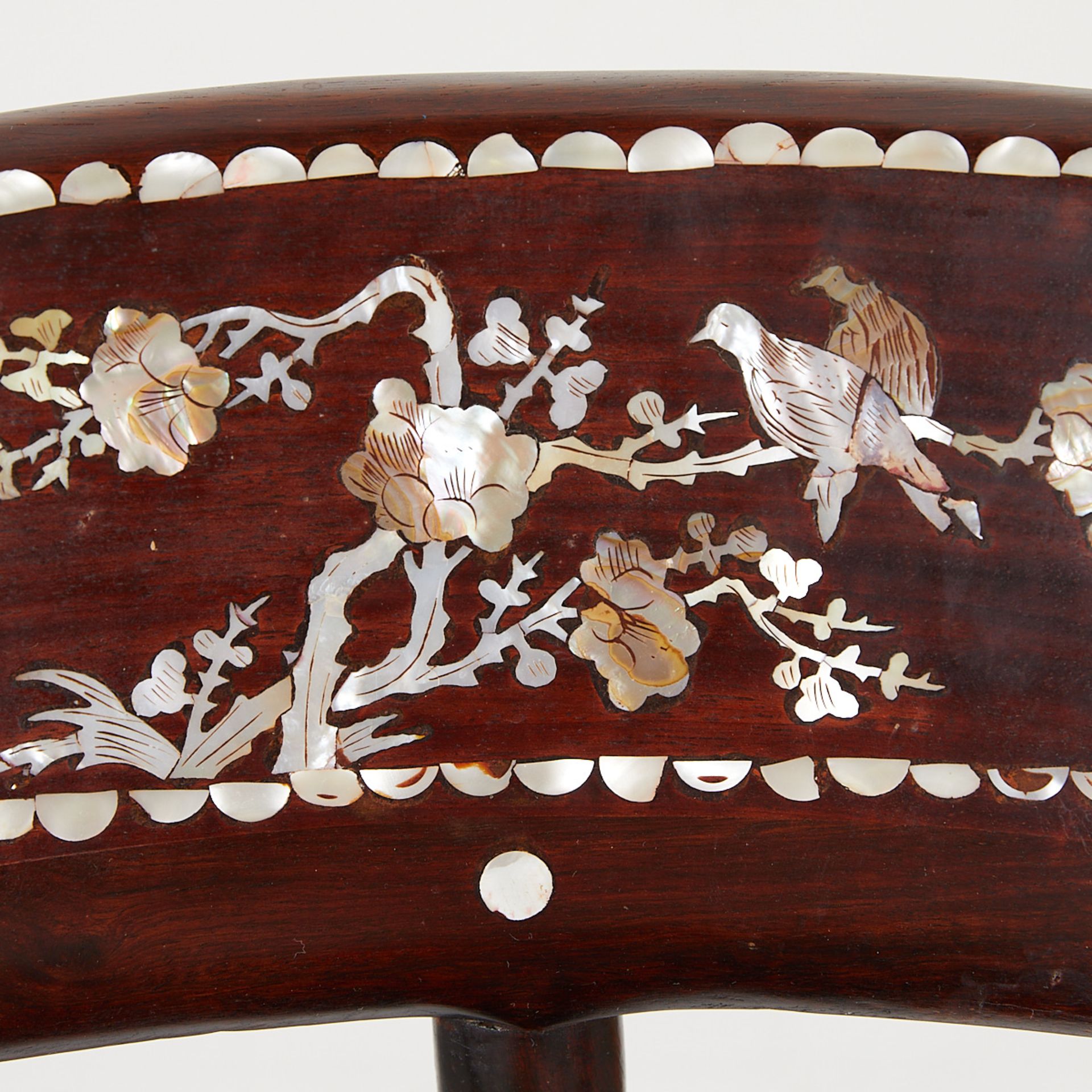 Chinese Rosewood Mother-of-Pearl Corner Chair - Bild 10 aus 13