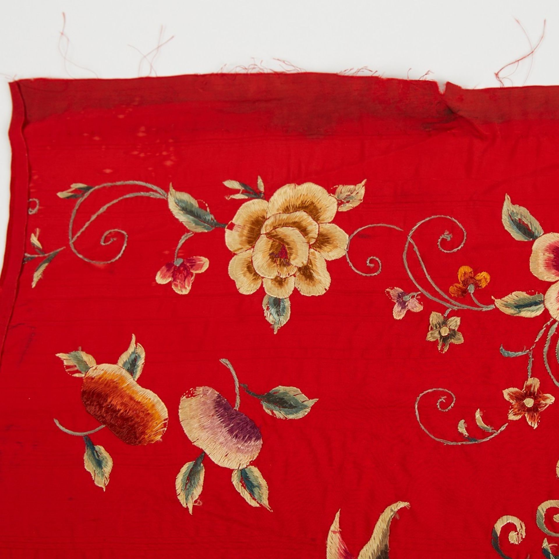 Pair Chinese Embroidery Silk Panels of Flowers - Bild 4 aus 8